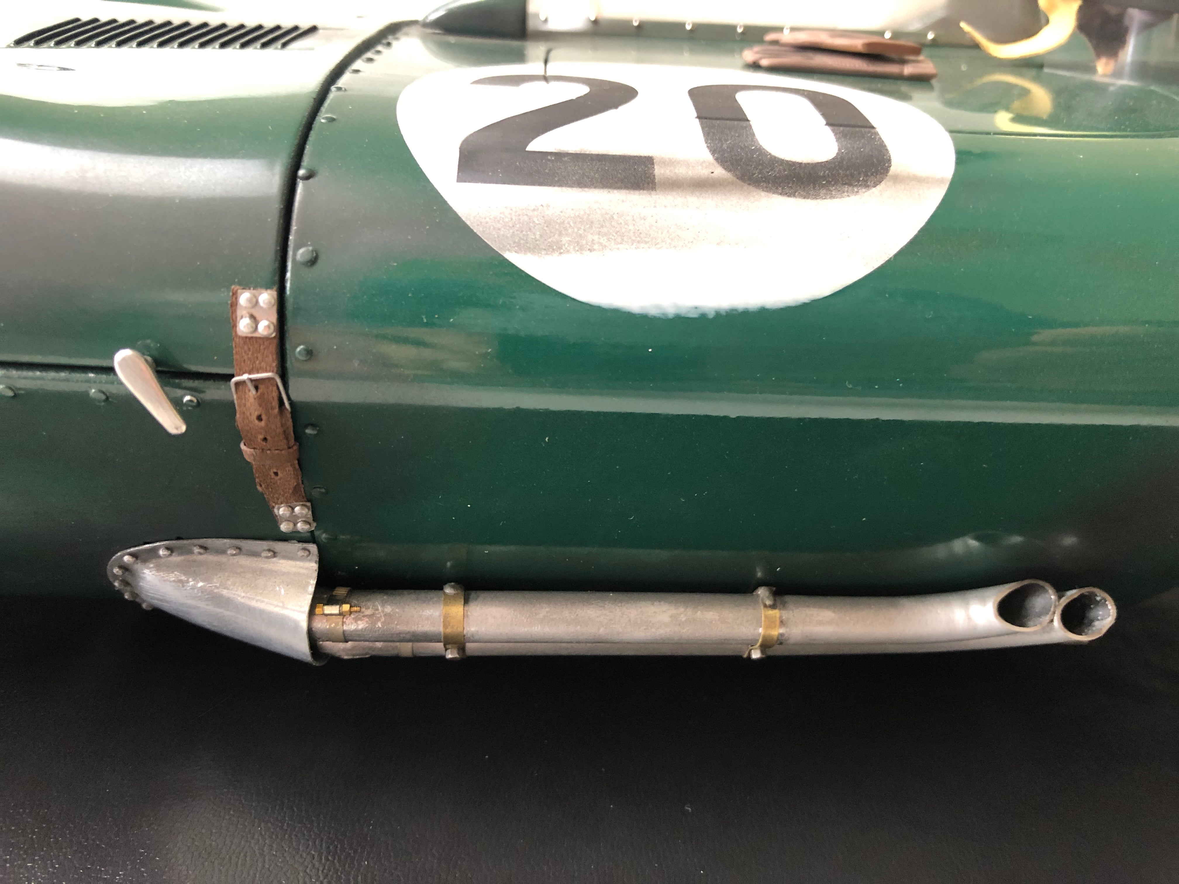Único hecho a mano a escala 1:8 1955 Jaguar D Type #20