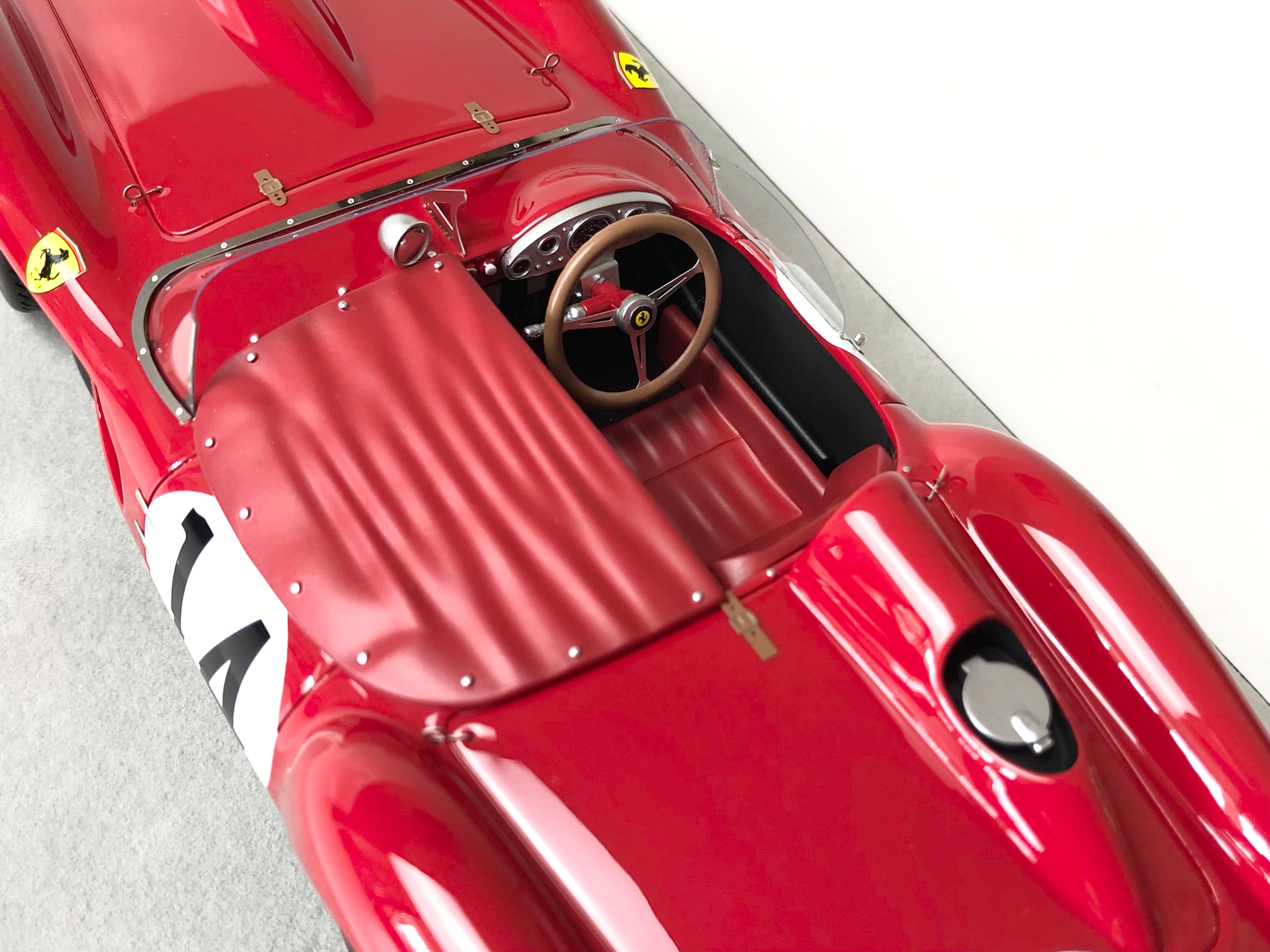 Amalgama escala 1:8 1958 Ferrari TR58
