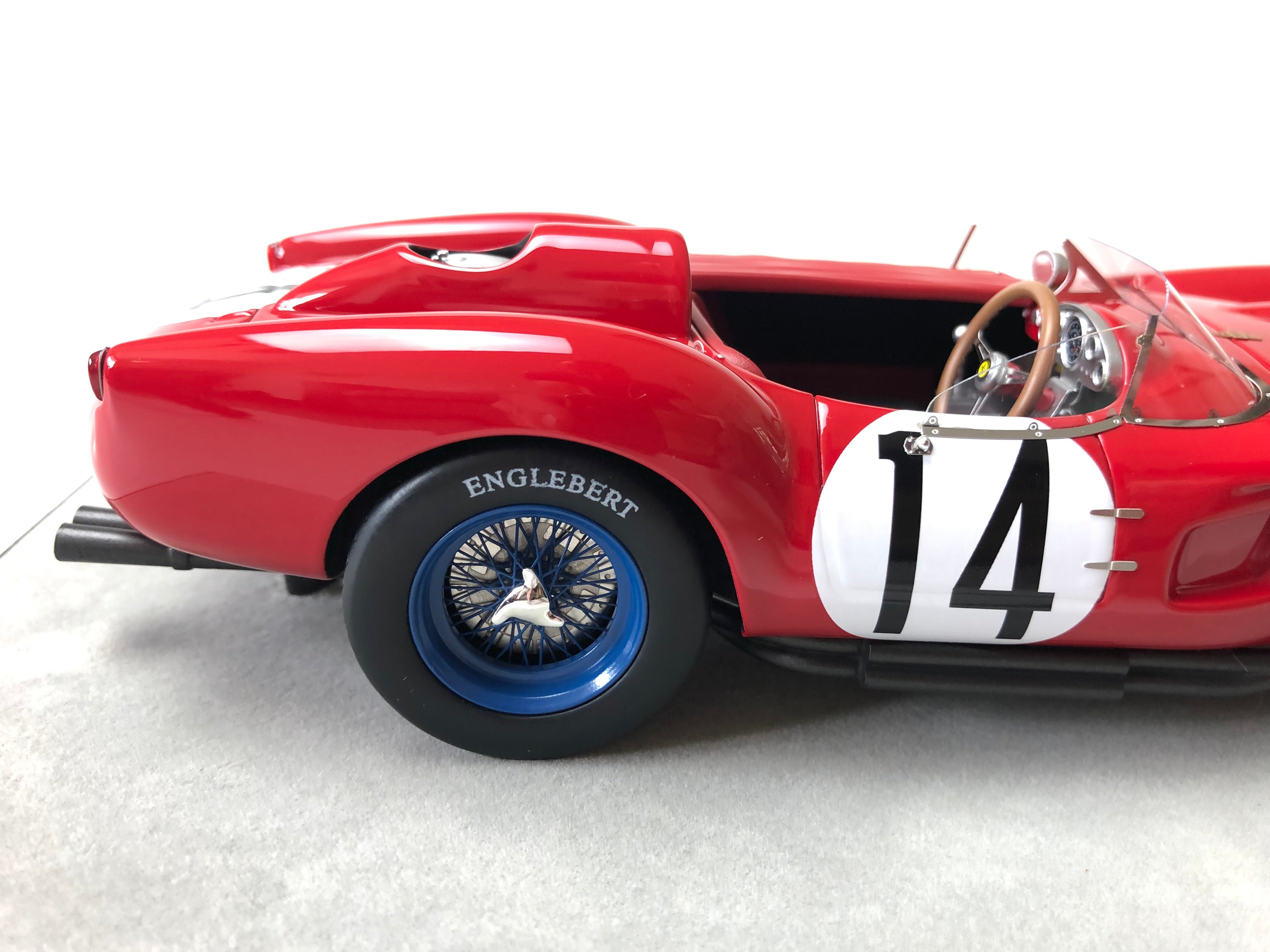 Amalgama escala 1:8 1958 Ferrari TR58