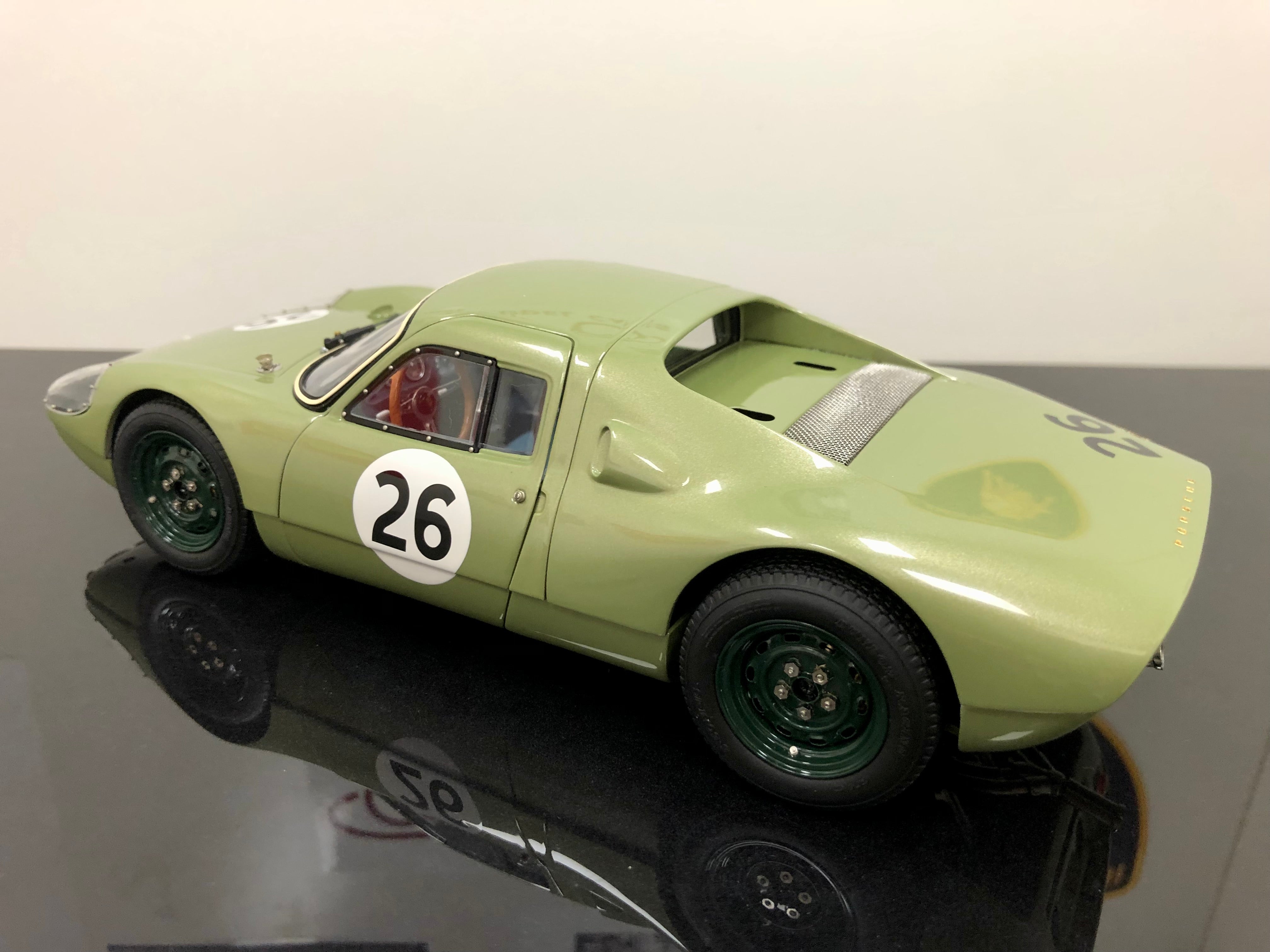 CMC 1:18 scale Porsche 904 GTS M232 Silverstone 1964 #26