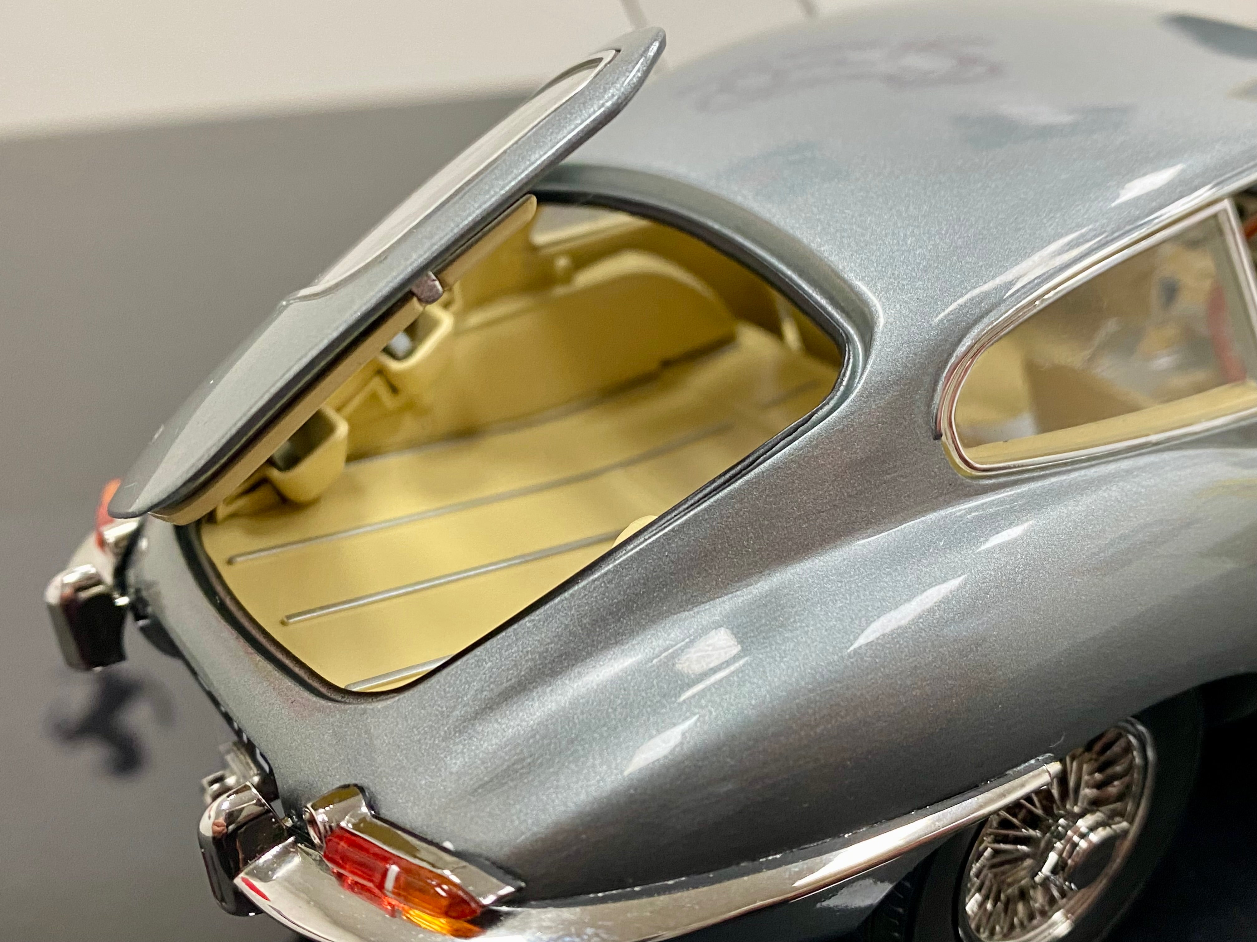 Jaguar E Type series 1 FHC 1:18 scale