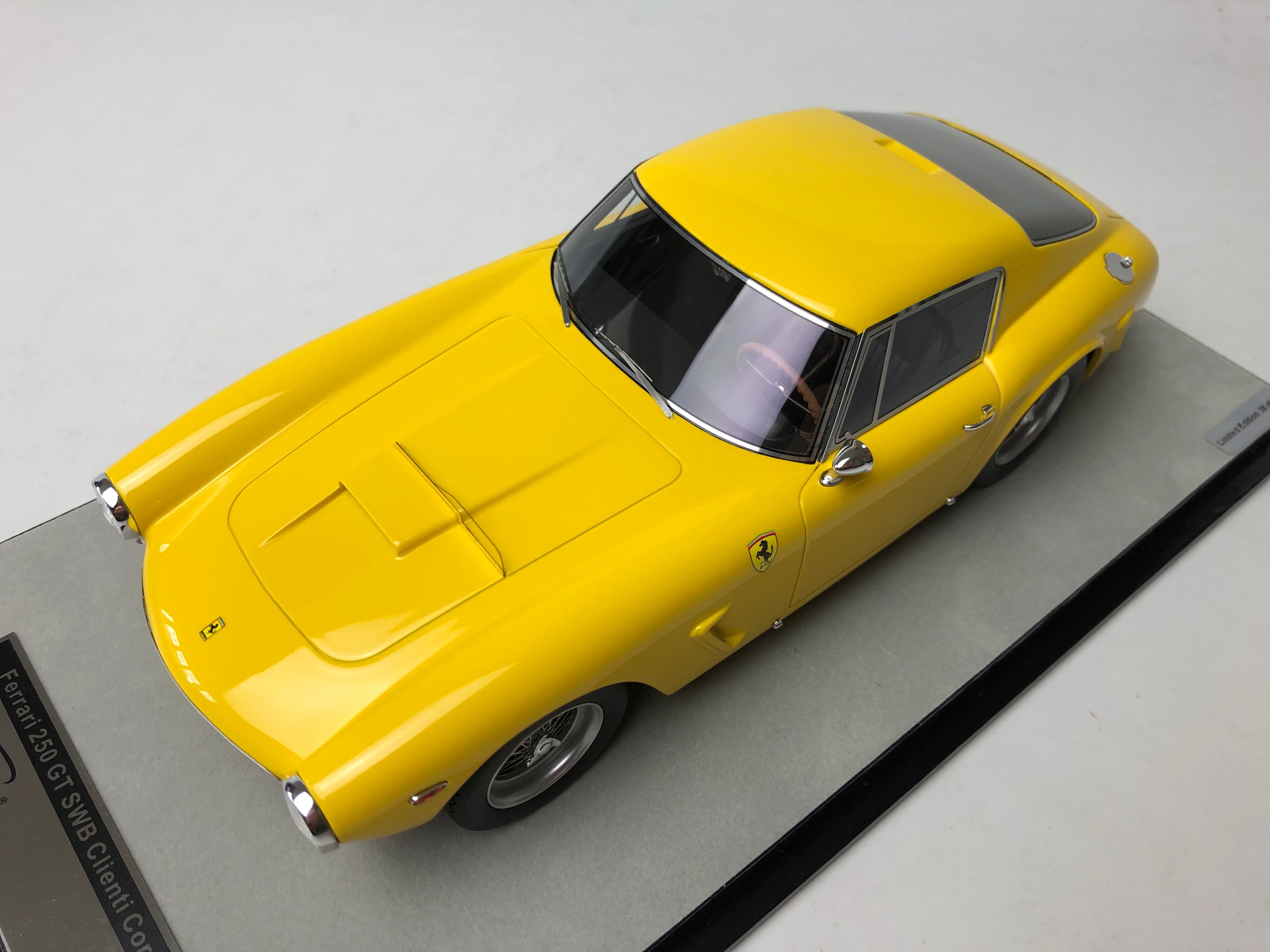 Ferrari 250 SWB Competizione Giallo Modena 1:18 scale