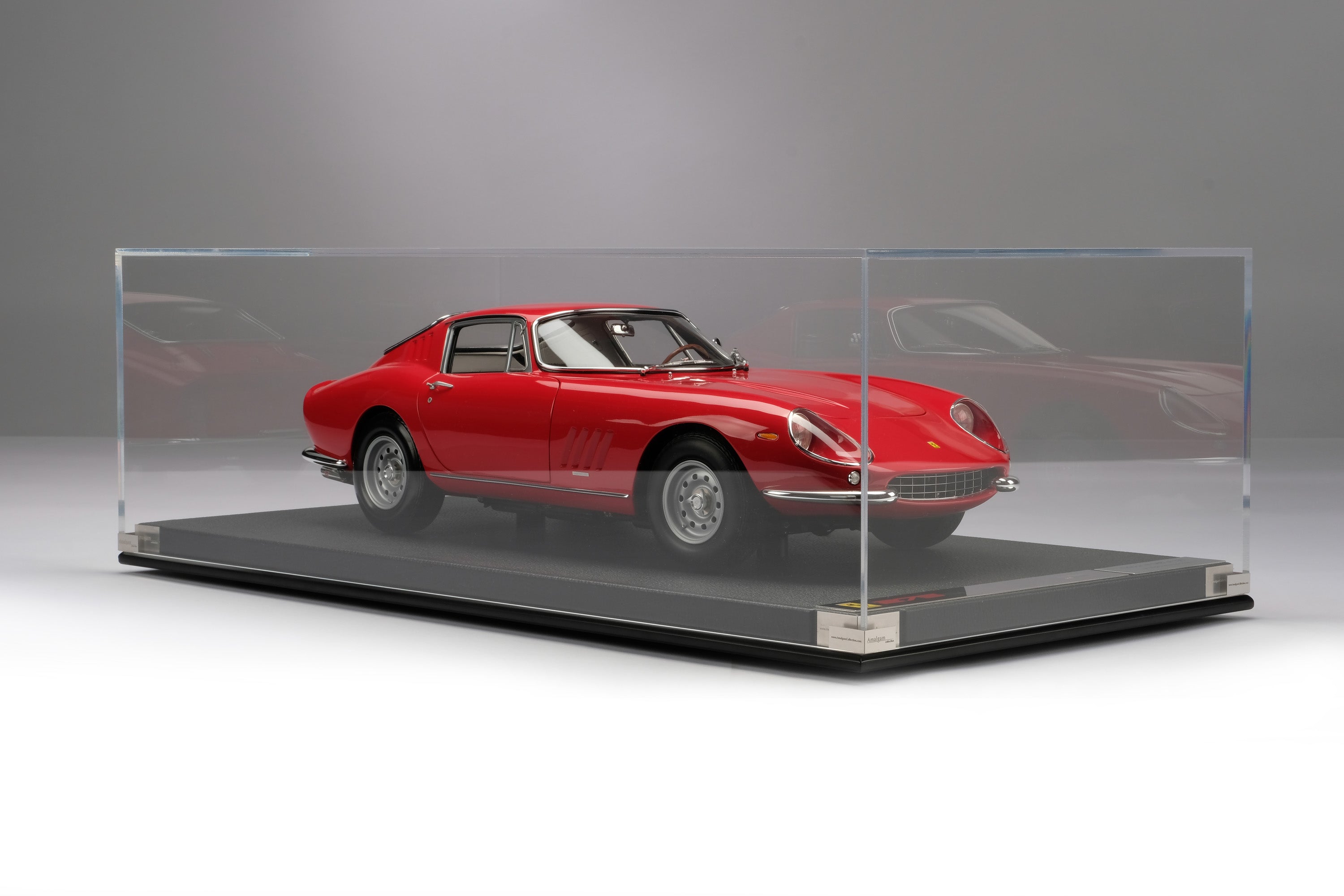 Amalgam 1:8 scale Ferrari 275 GTB/4