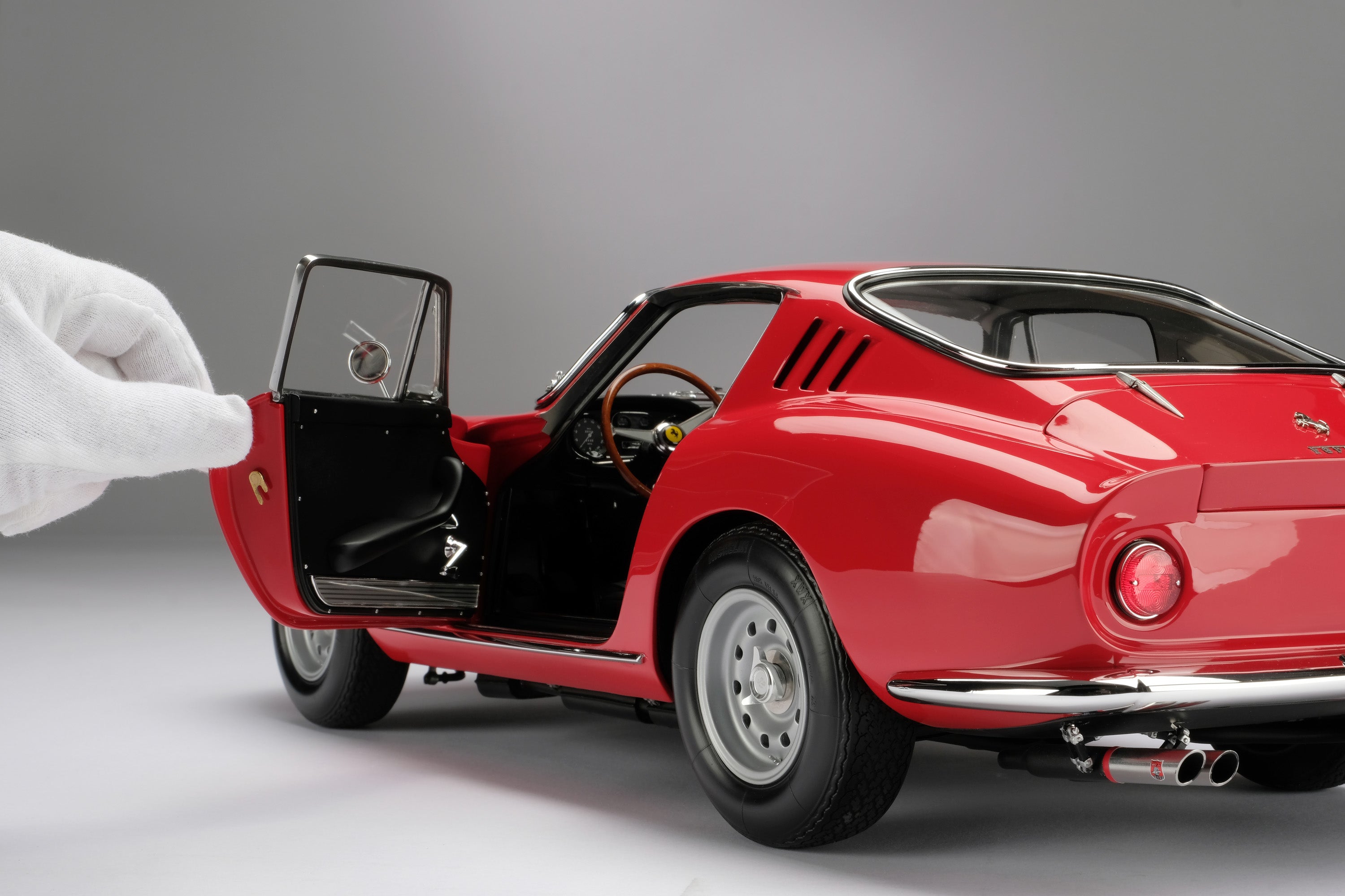 Amalgam 1:8 scale Ferrari 275 GTB/4