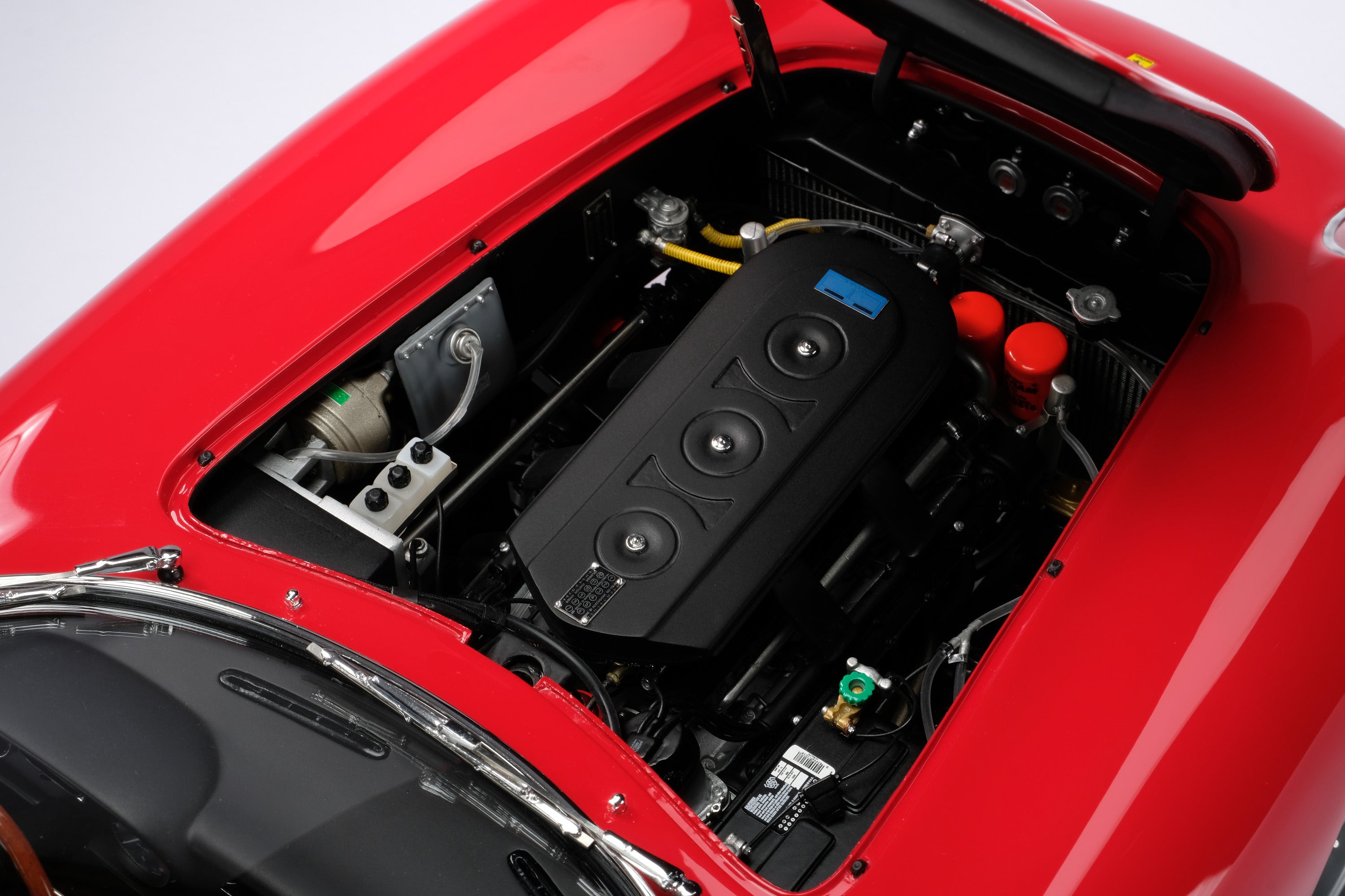 Amalgam 1:8 scale Ferrari 275 GTB/4