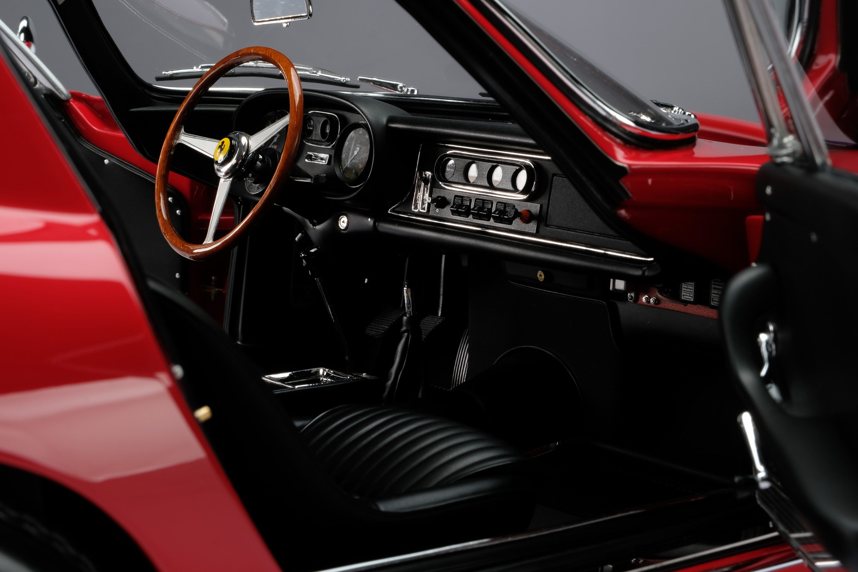 Amalgam 1:8 scale Ferrari 275 GTB/4