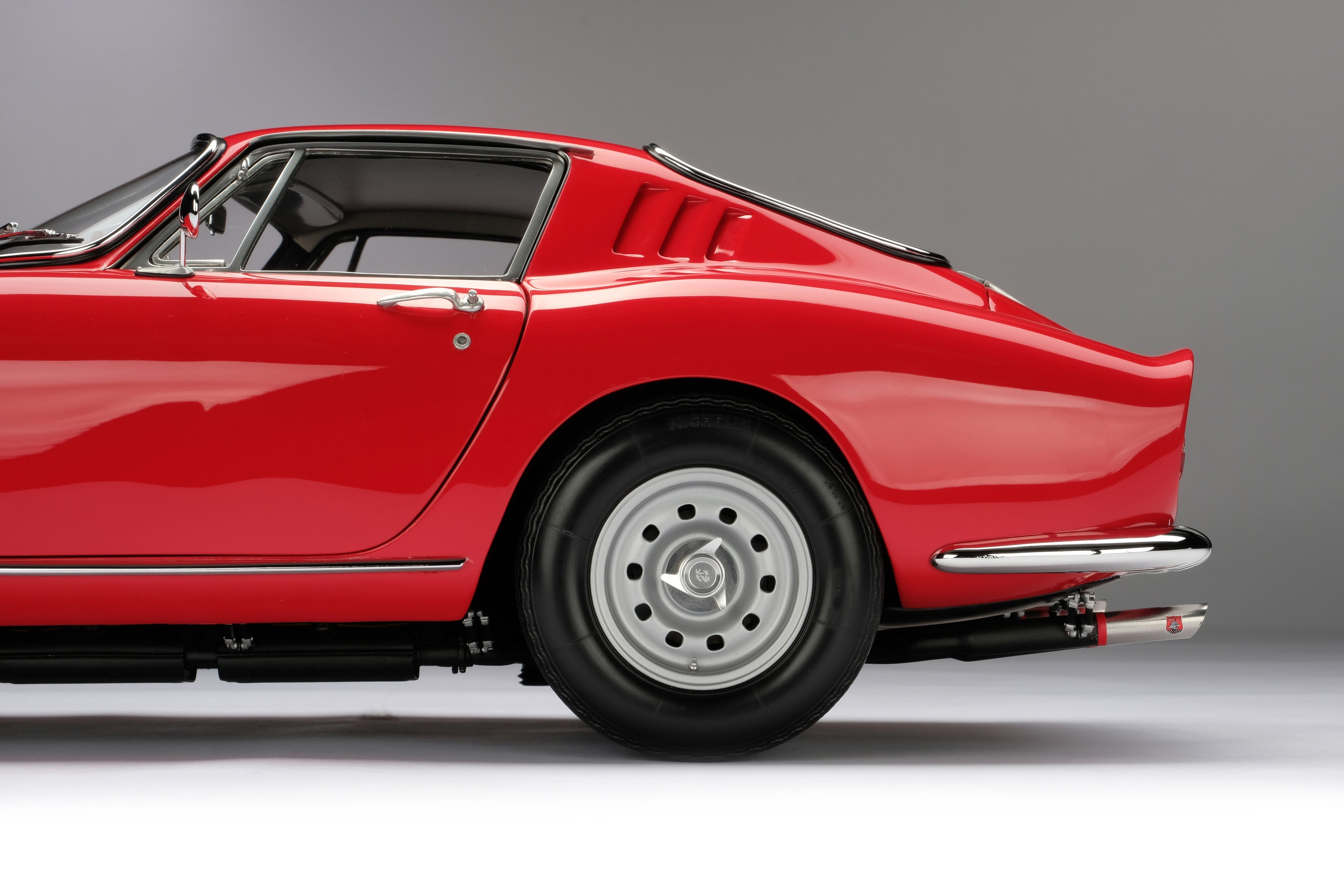 Amalgam 1:8 scale Ferrari 275 GTB/4