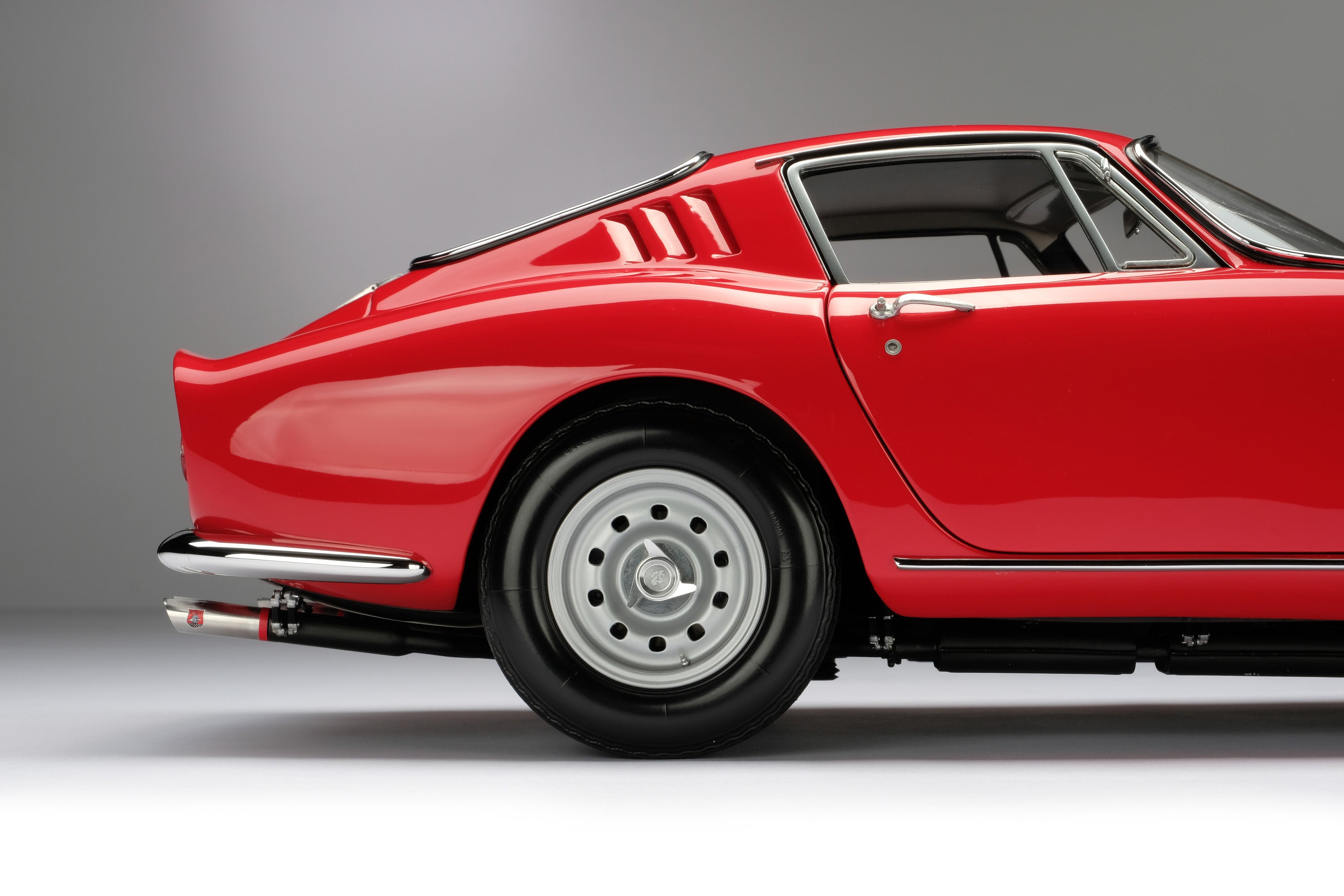 Amalgam 1:8 scale Ferrari 275 GTB/4
