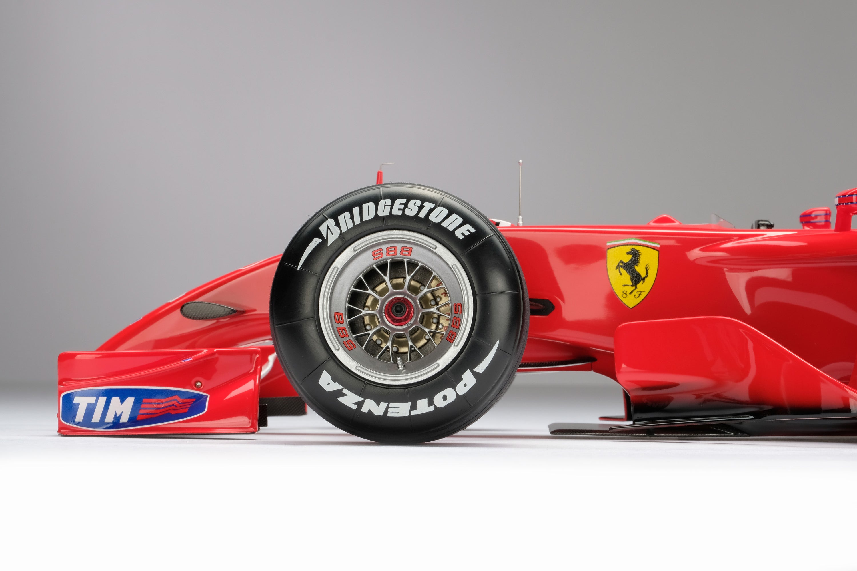 Amalgam 1:8 scale Ferrari F2001 #1 Schumacher World Champion