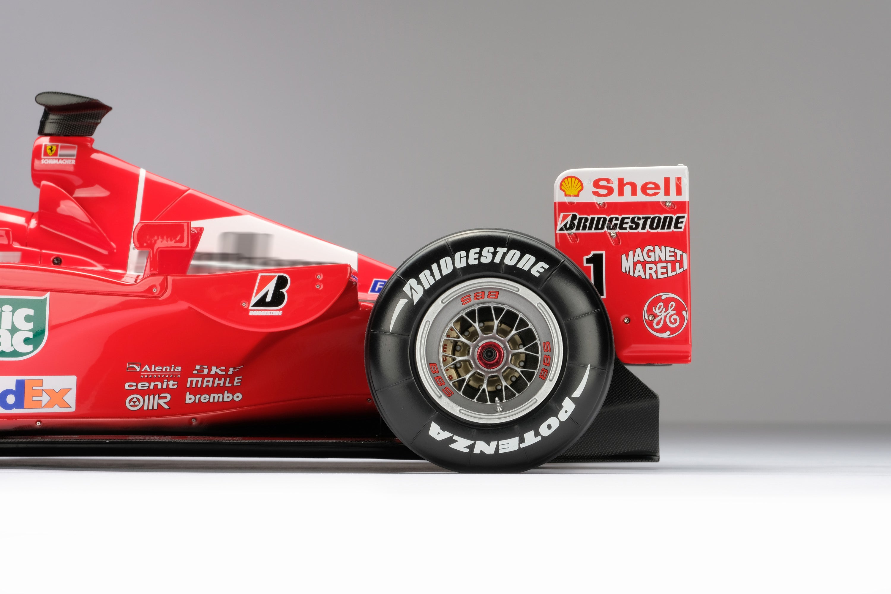 Amalgam 1:8 scale Ferrari F2001 #1 Schumacher World Champion
