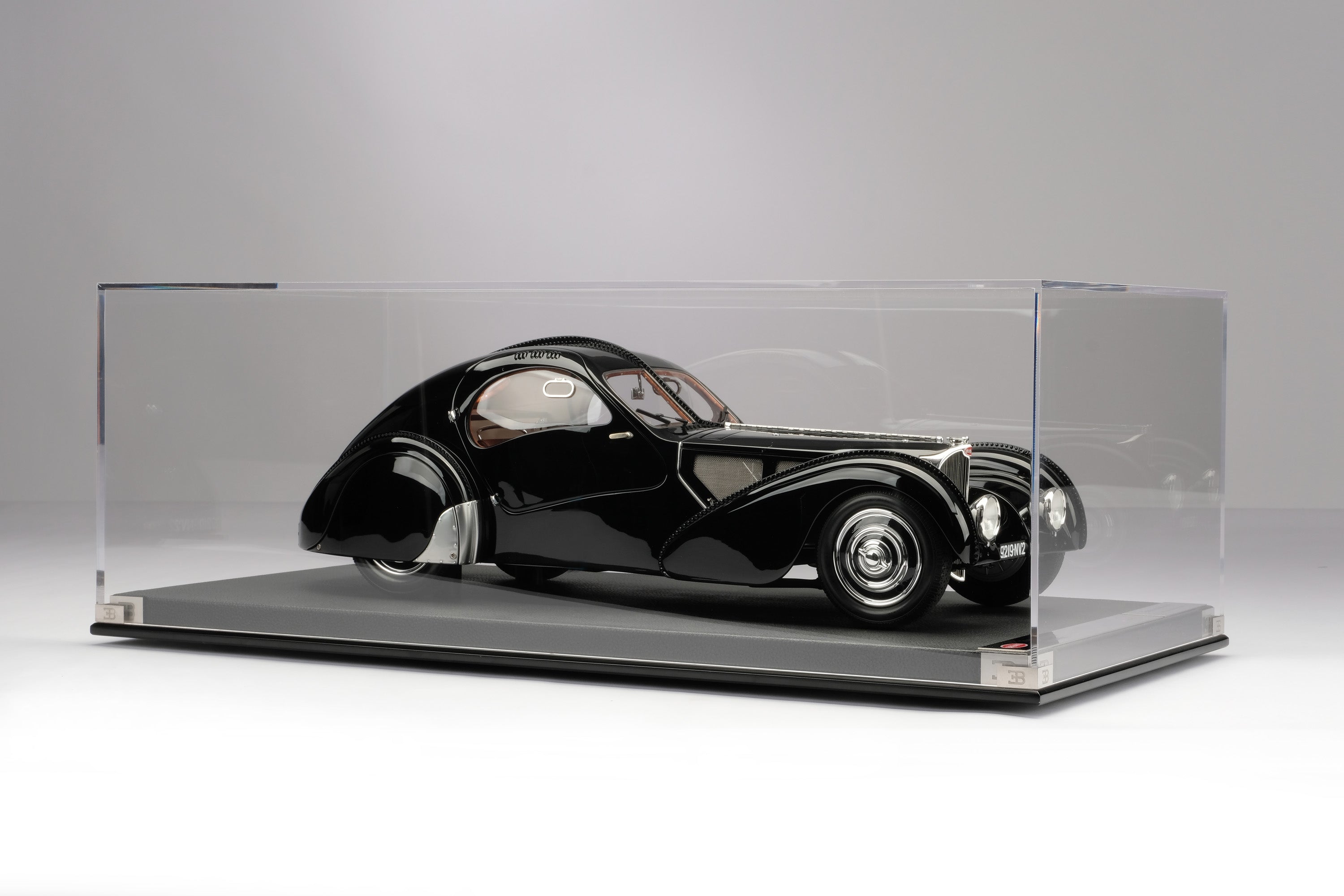 Amalgam 1:8 scale Bugatti 57SC