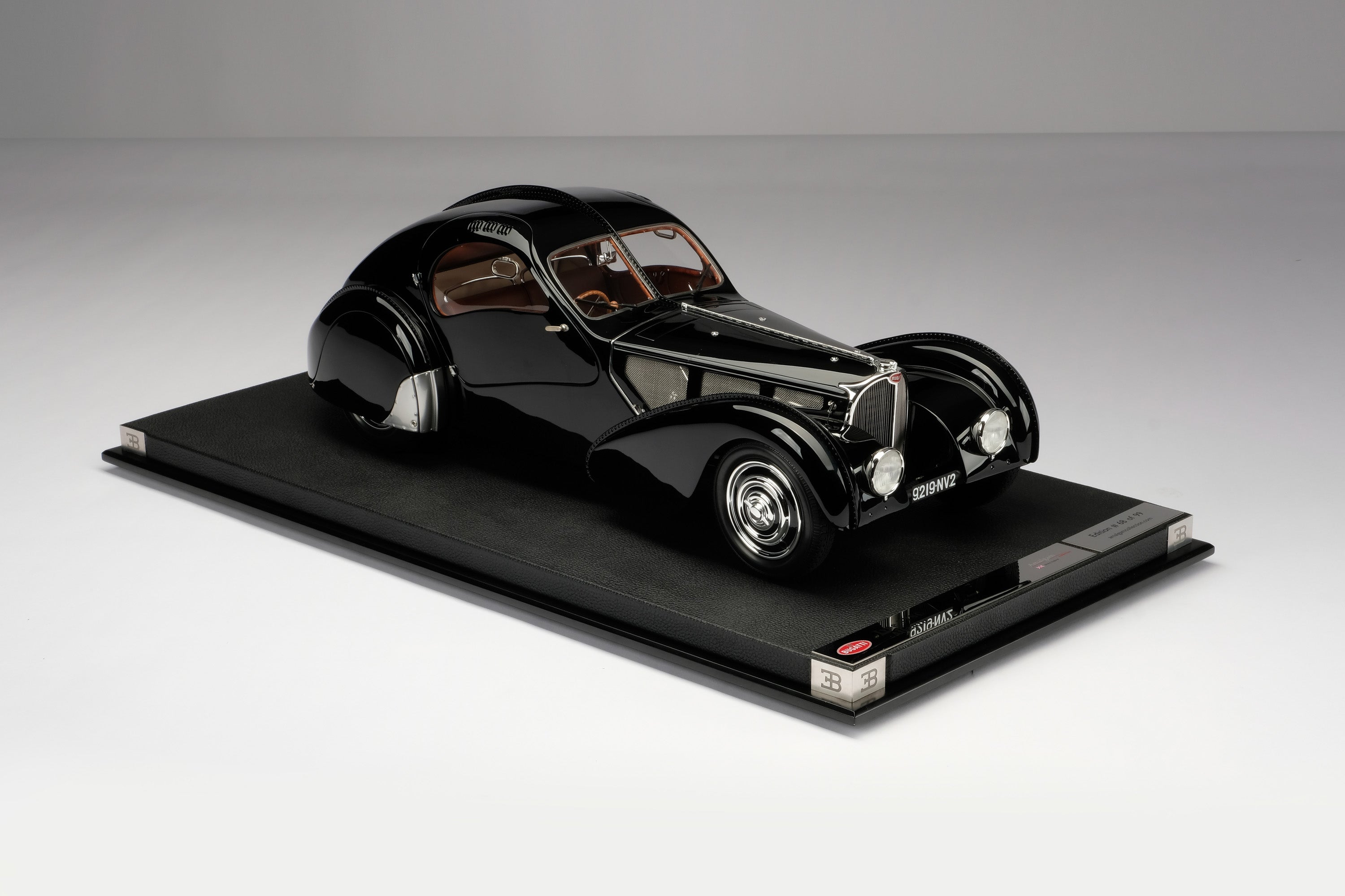 Amalgam 1:8 scale Bugatti 57SC