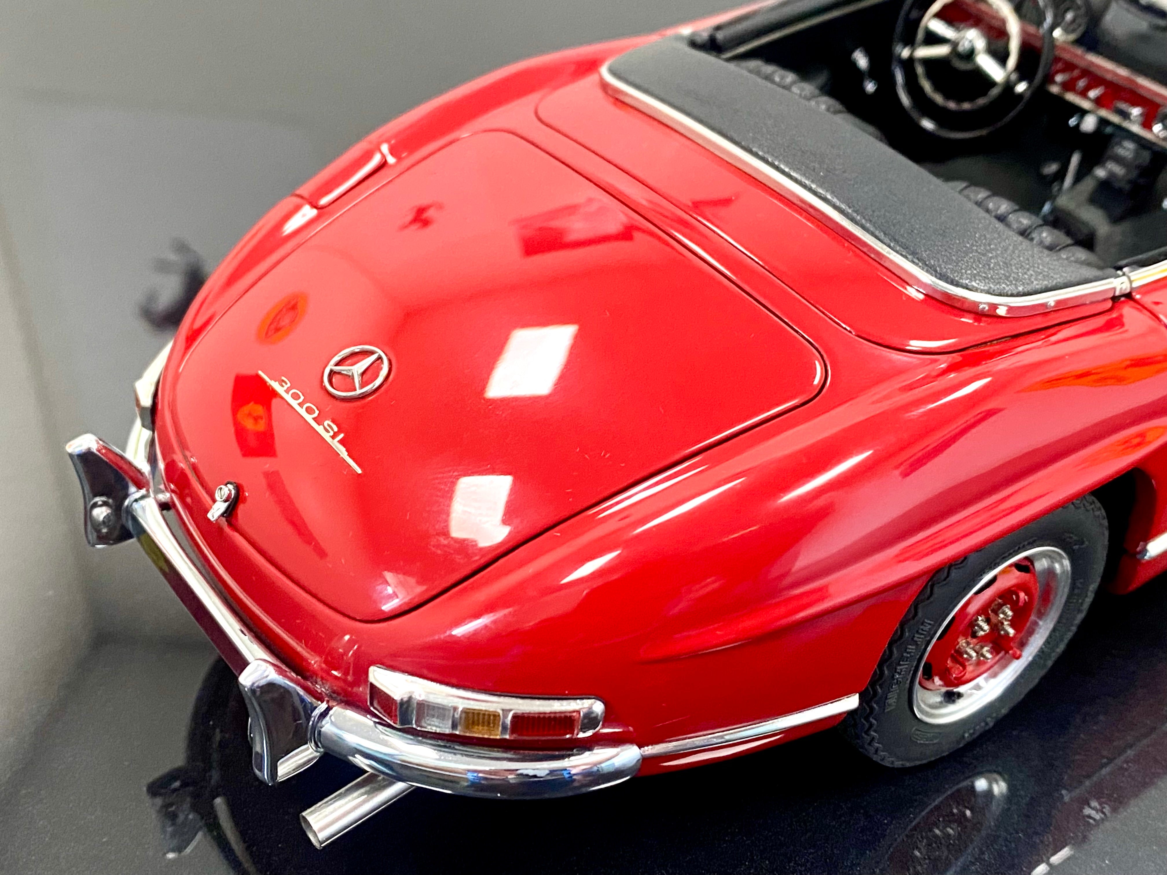 CMC 1:18 Mercedes 300 SL Roadster open top M282