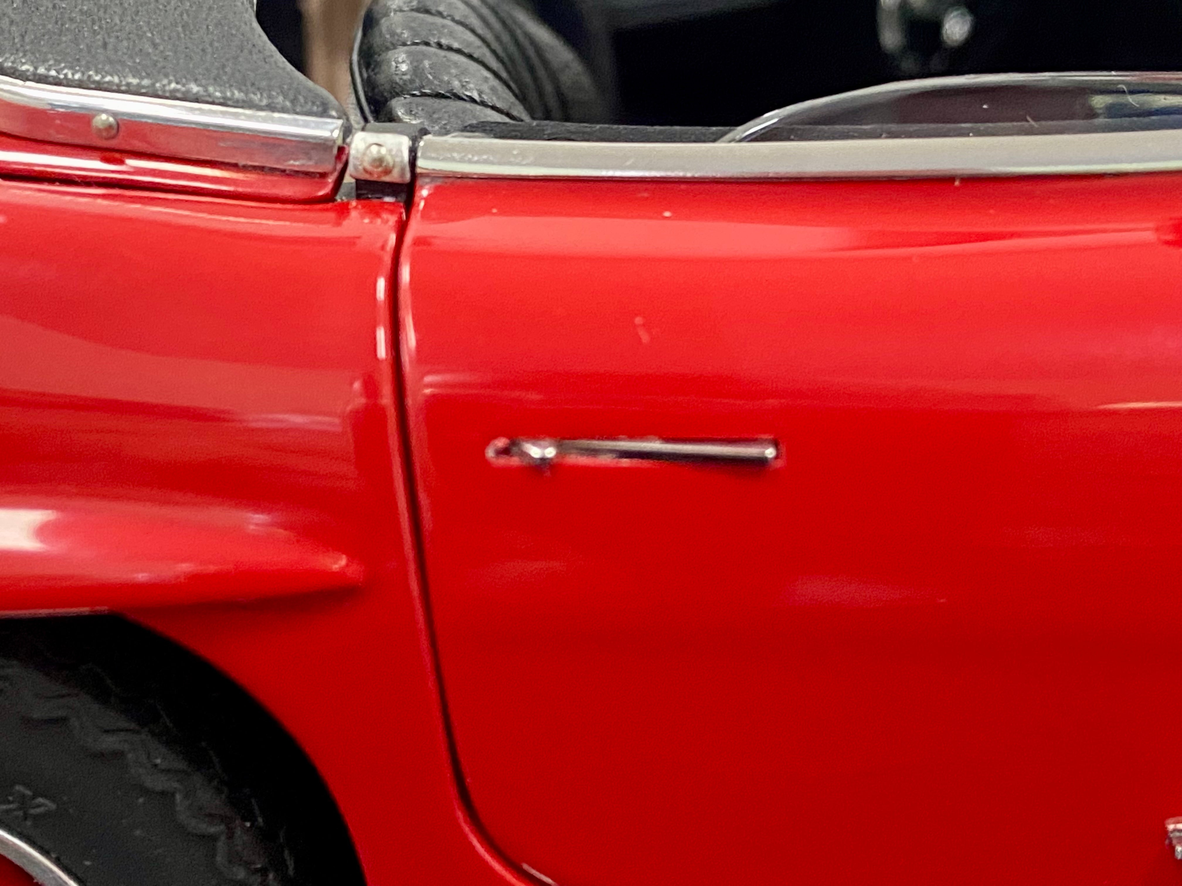 CMC 1:18 Mercedes 300 SL Roadster open top M282