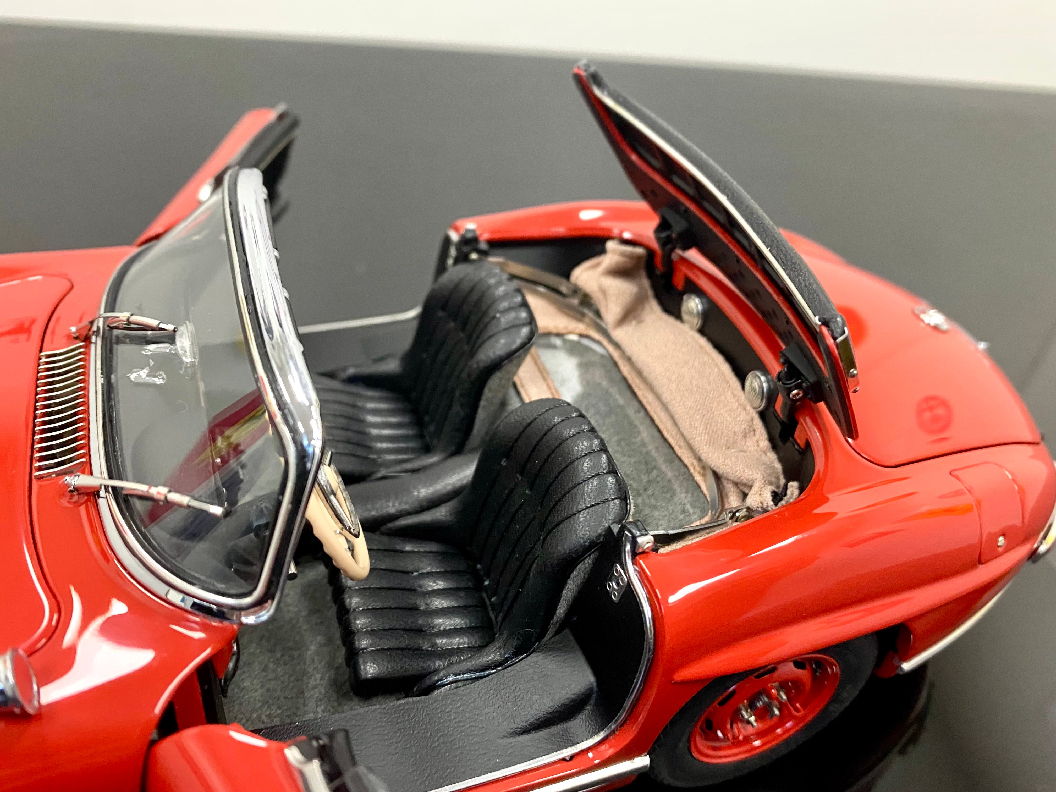 CMC 1:18 Mercedes 300SL M296 Red open top race CGS #4