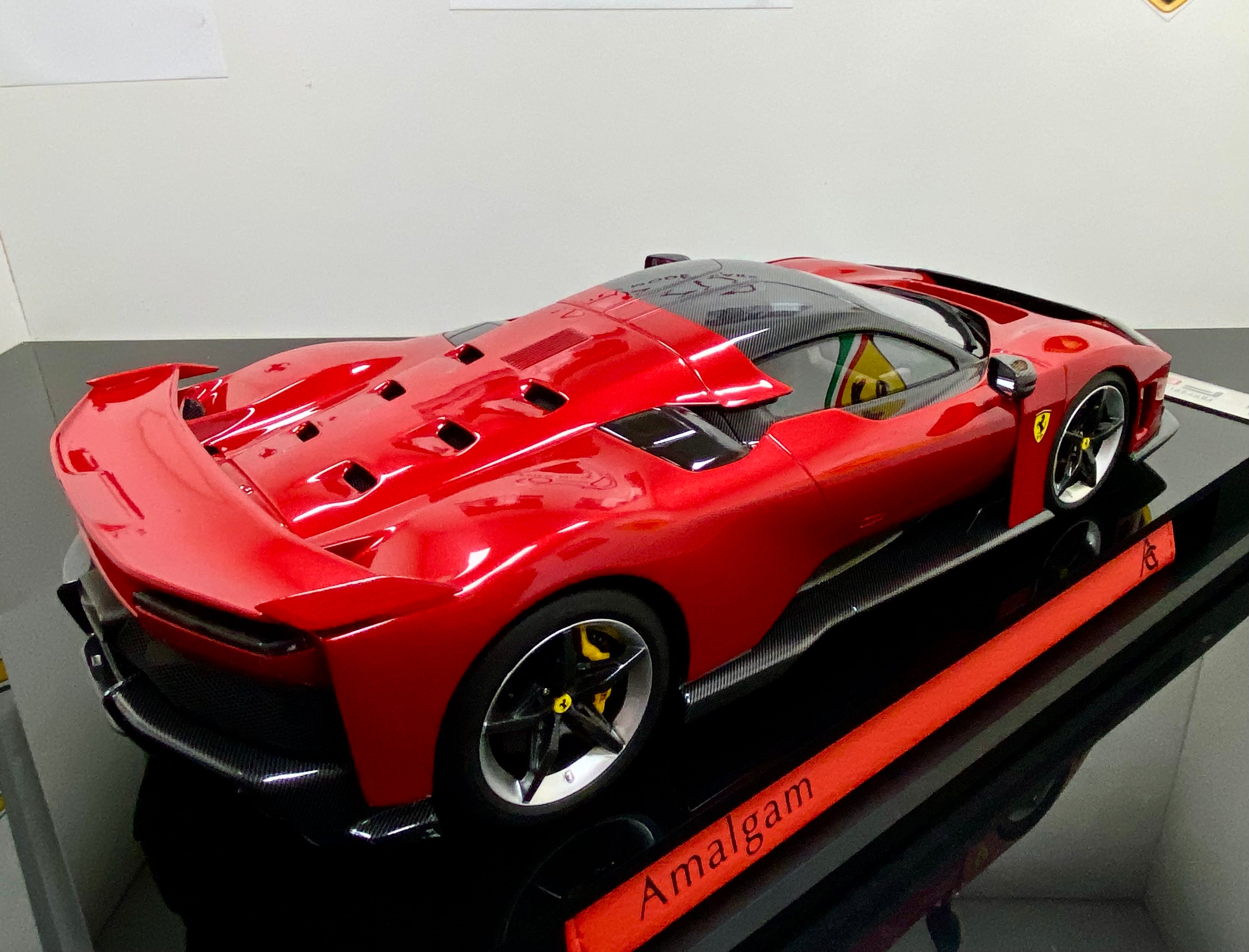 Amalgam Ferrari F80 1:18 scale