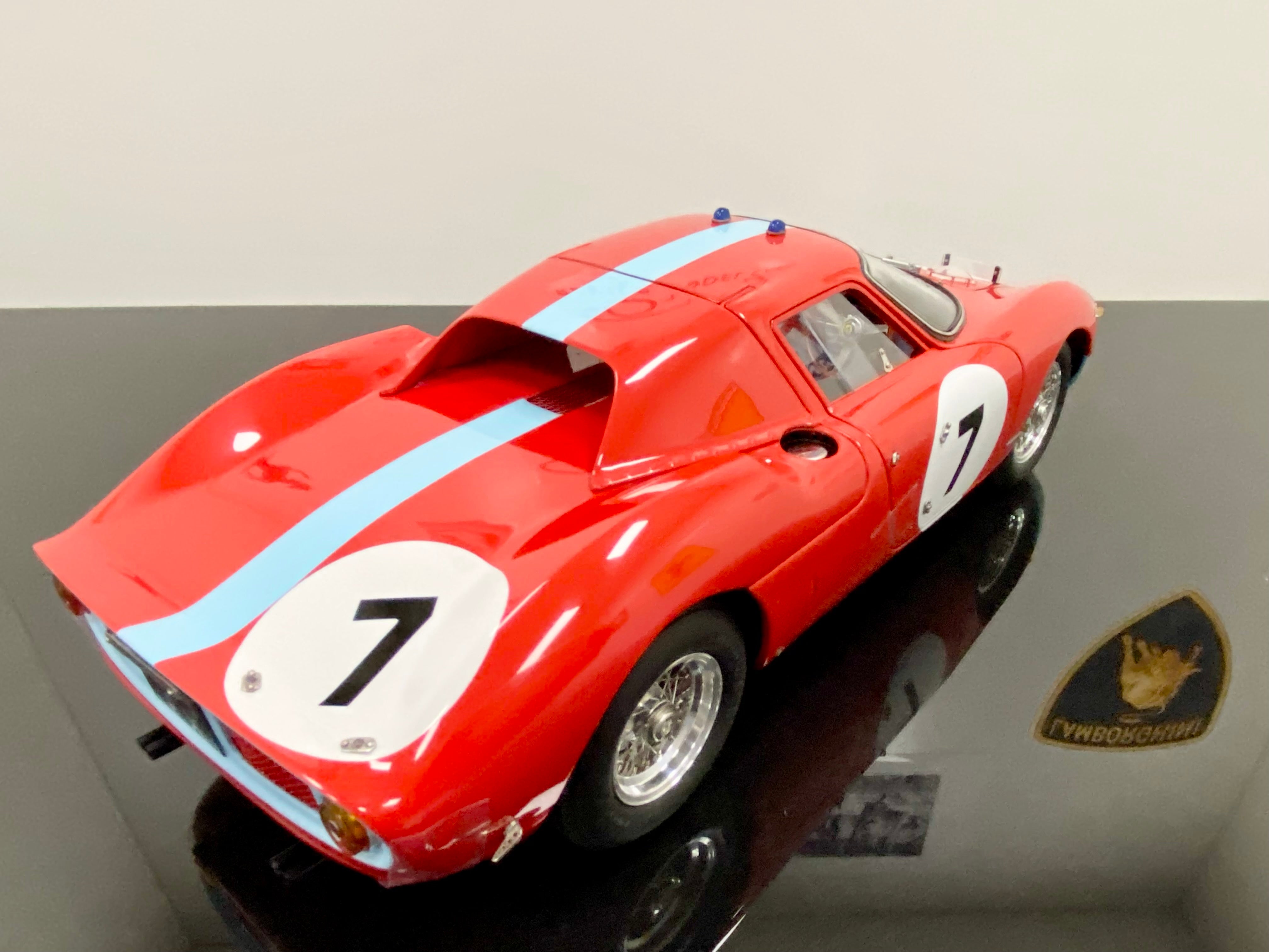 CMC 1:18 scale Ferrari 250 LM M261 winner Reims 12 hr 1964 #7