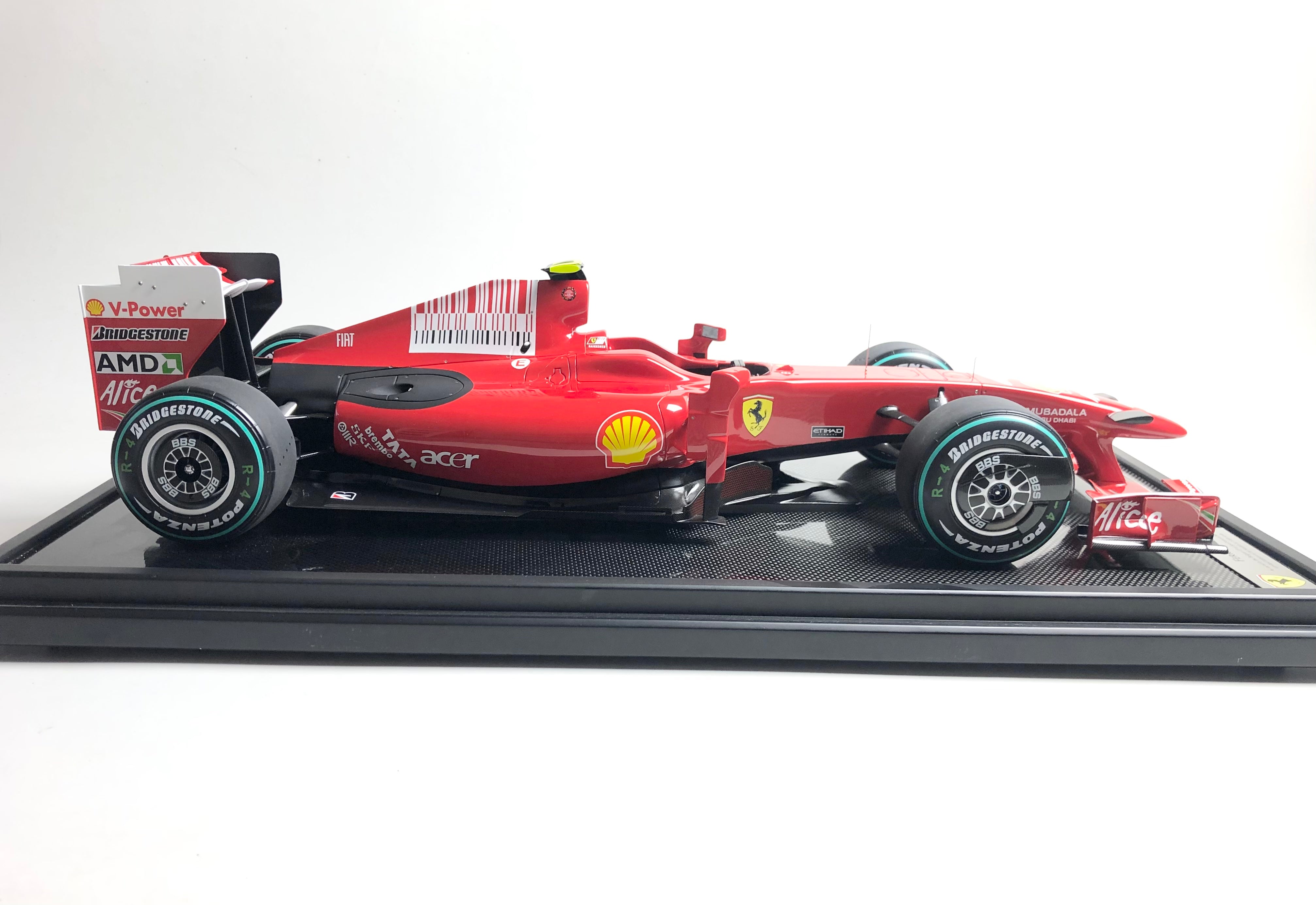 Amalgam 1:8 scale Ferrari F60 Kimi Raikkonen Winner Spa 2009