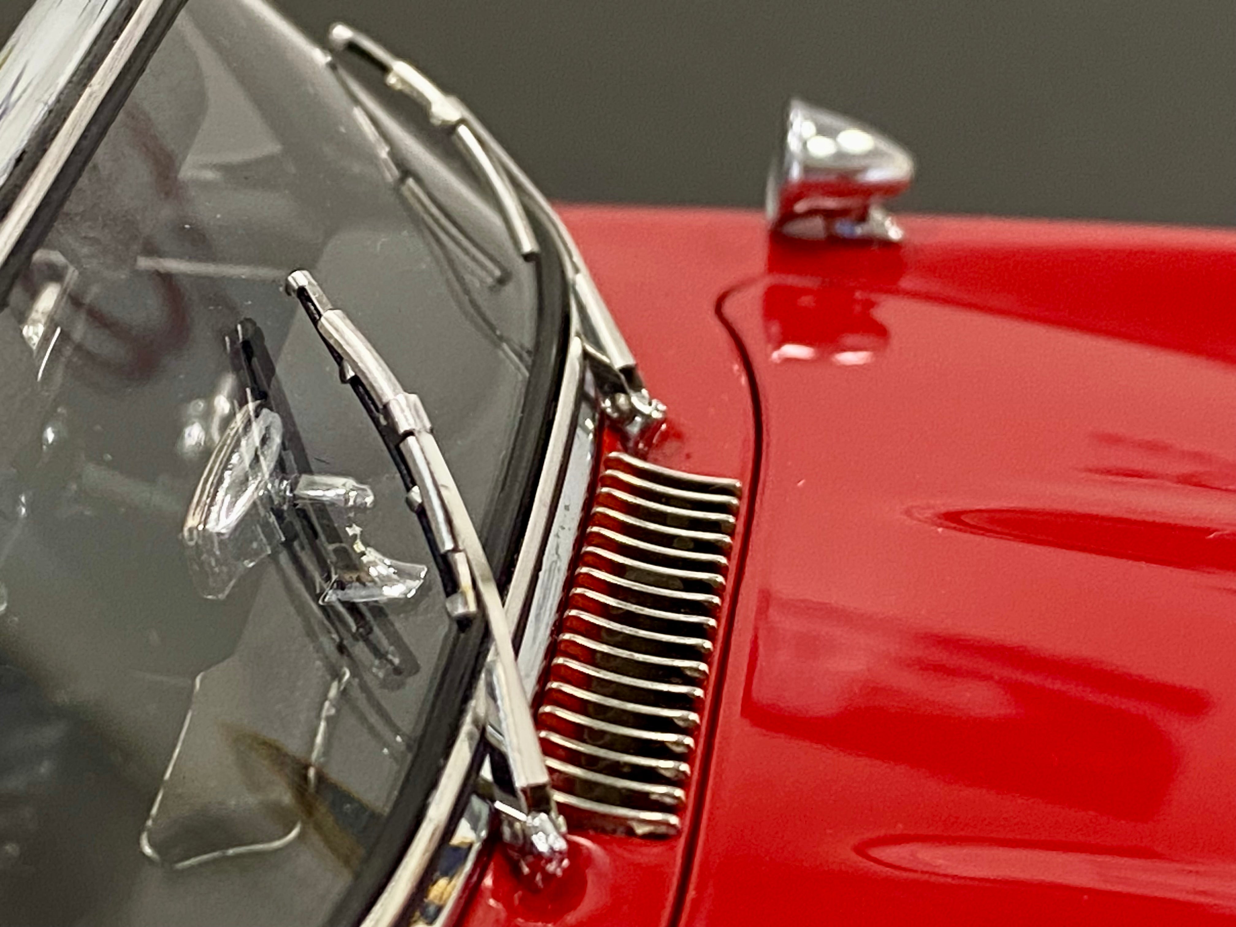 CMC 1:18 Mercedes 300 SL Roadster open top M282