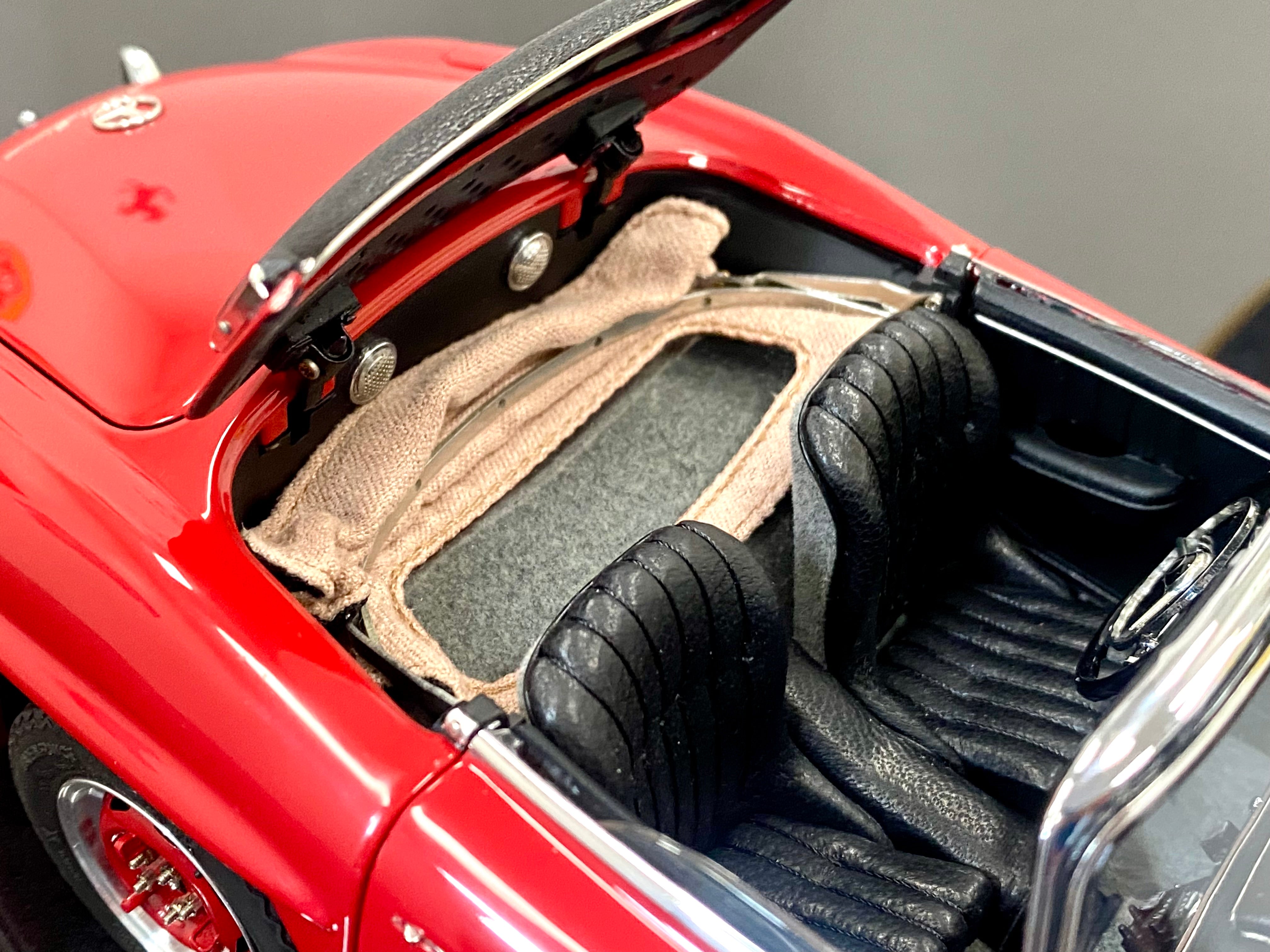 CMC 1:18 Mercedes 300 SL Roadster open top M282