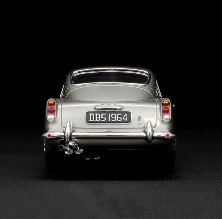 Amalgam 1:18 Aston Martin DB5 Vantage