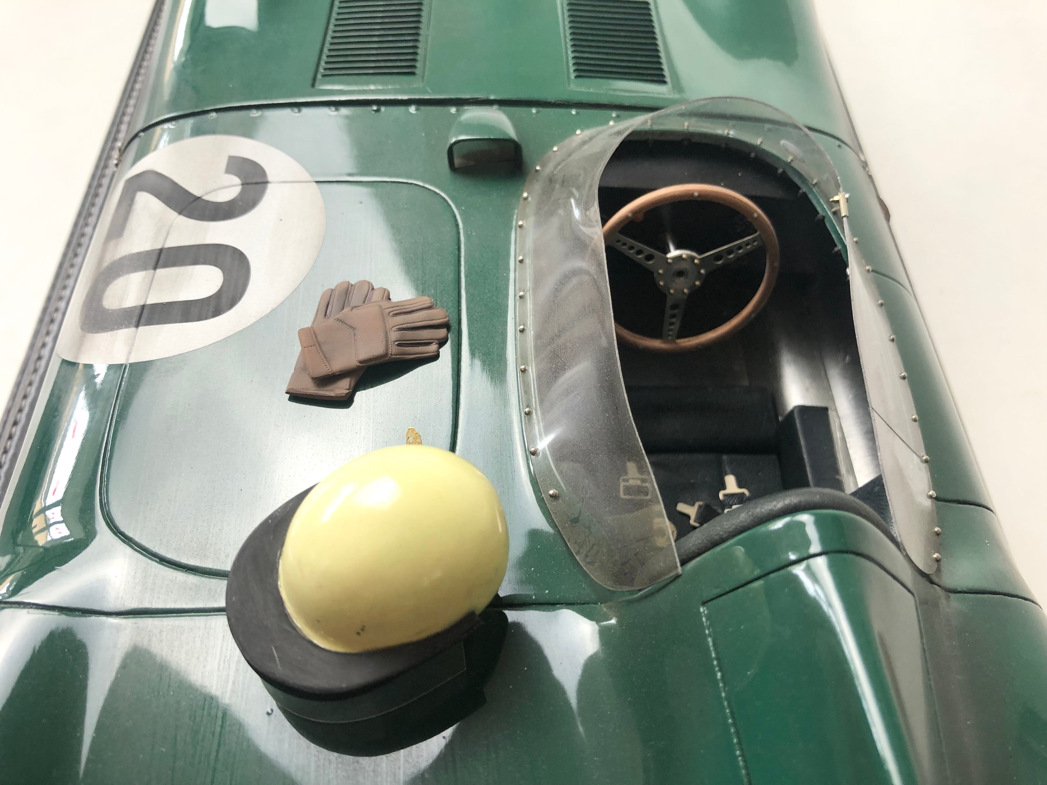 Único hecho a mano a escala 1:8 1955 Jaguar D Type #20