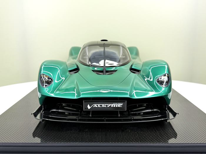 1:8 scale Aston Martin Valkyrie Green by Frontiart