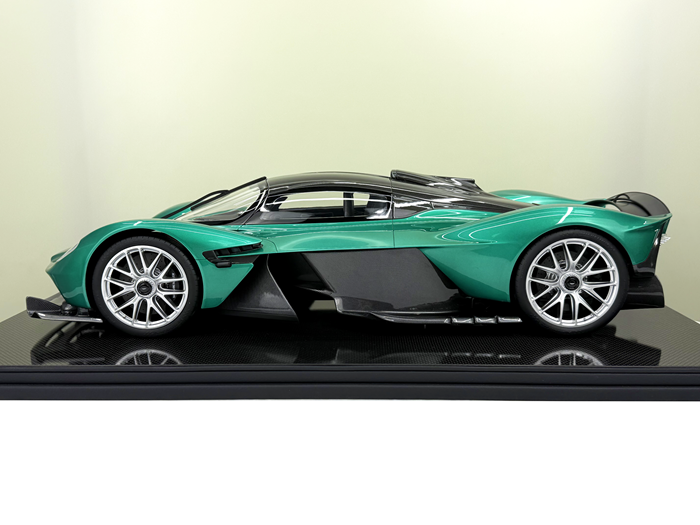 1:8 scale Aston Martin Valkyrie Green by Frontiart
