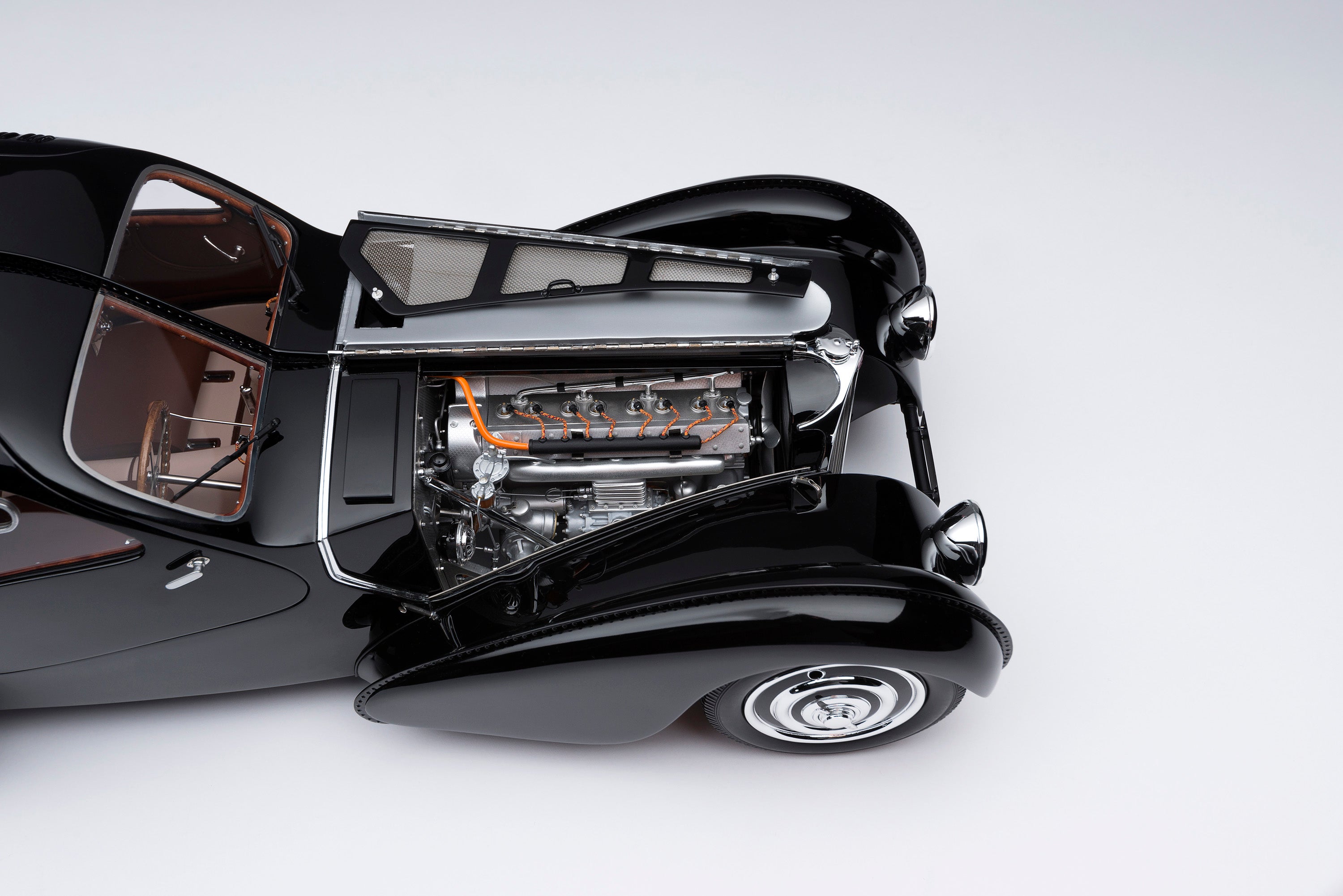 Amalgam 1:8 scale Bugatti 57SC