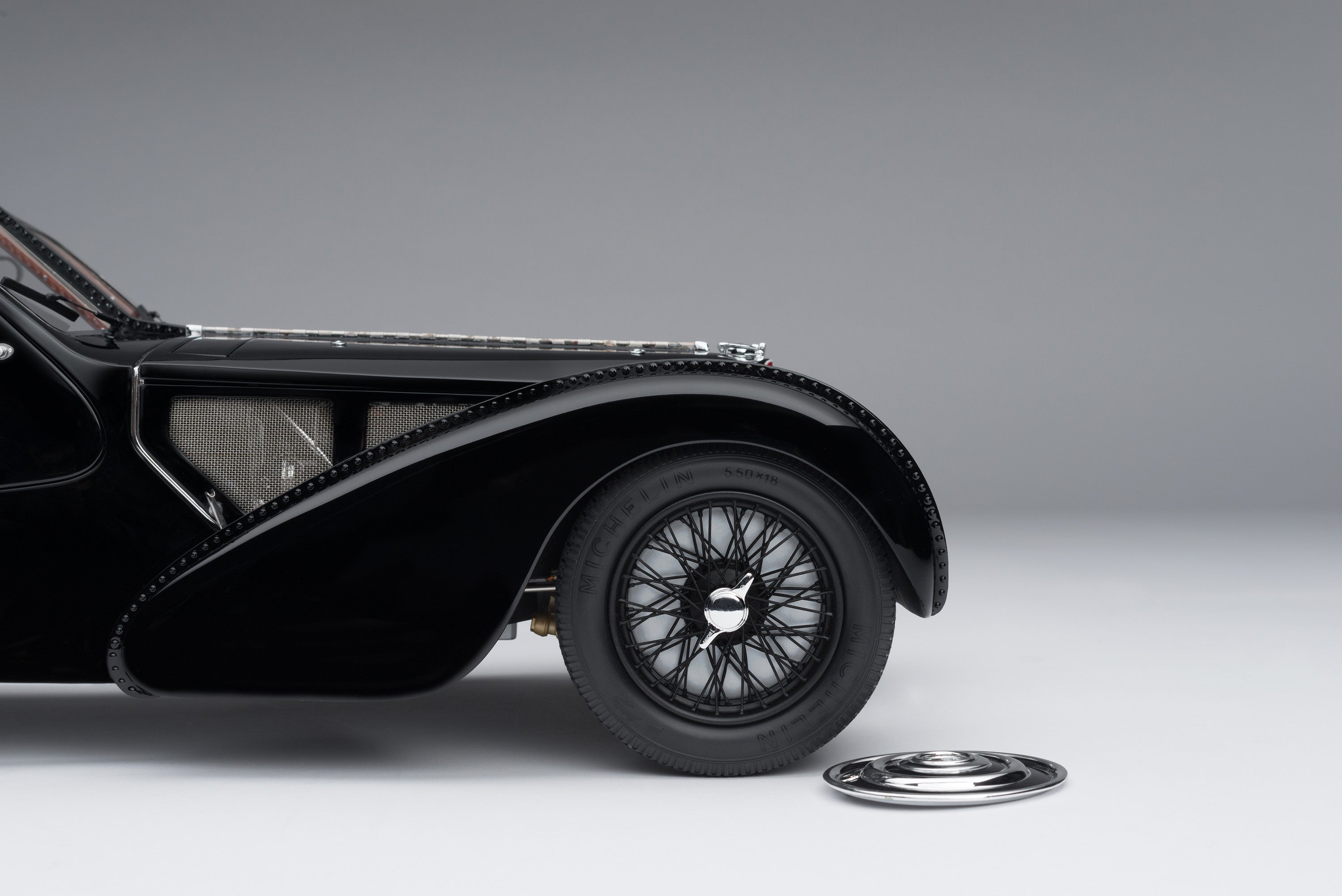 Amalgam 1:8 scale Bugatti 57SC