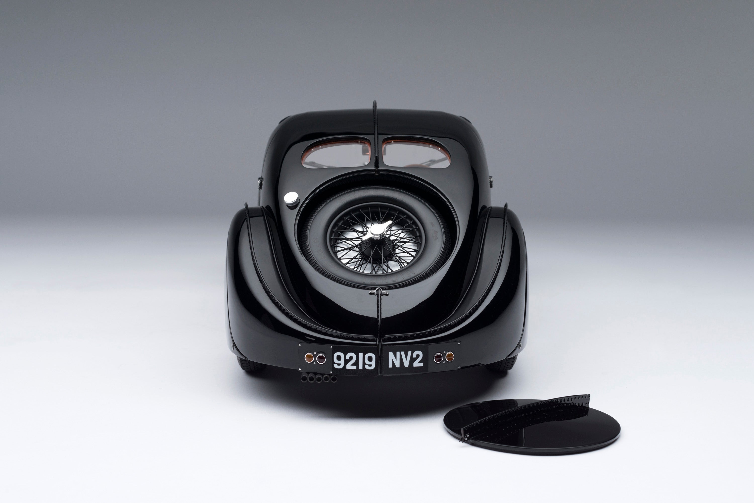 Amalgam 1:8 scale Bugatti 57SC