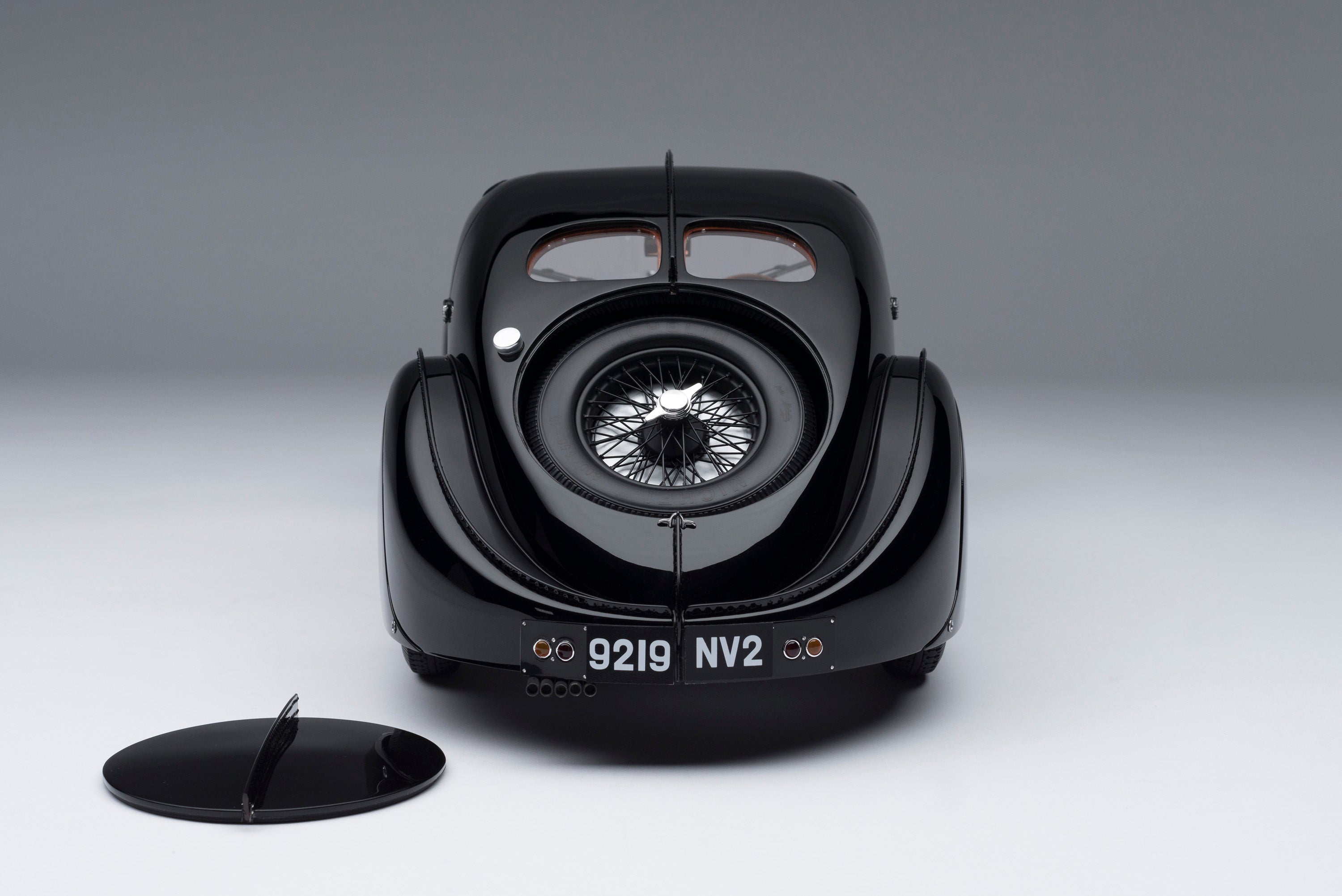 Amalgam 1:8 scale Bugatti 57SC