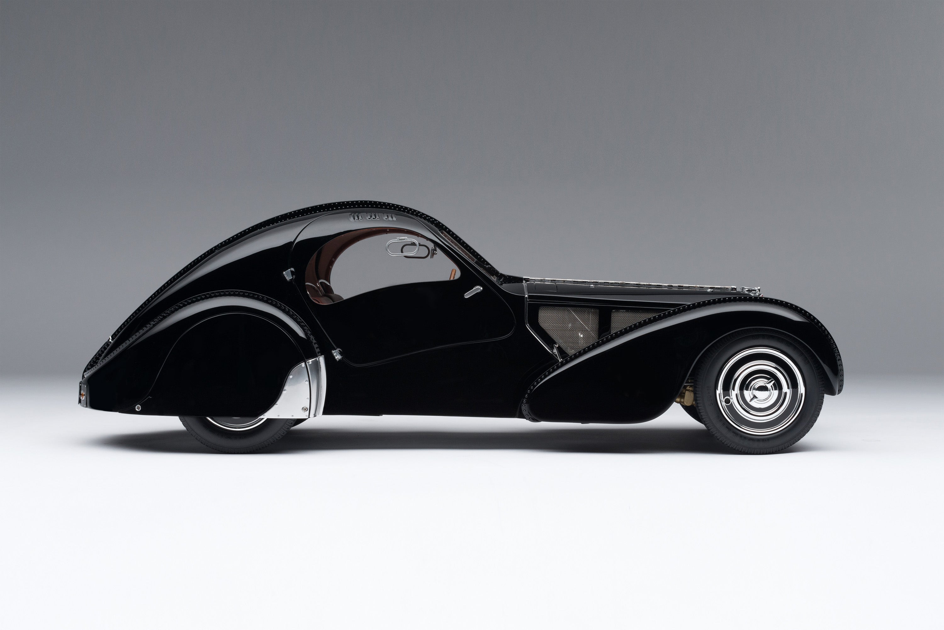 Amalgam 1:8 scale Bugatti 57SC
