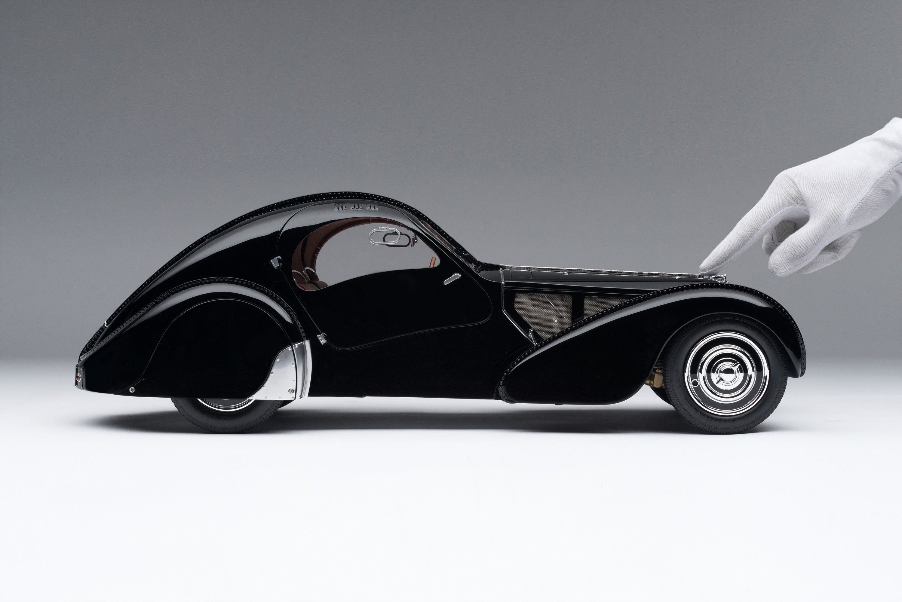 Amalgam 1:8 scale Bugatti 57SC