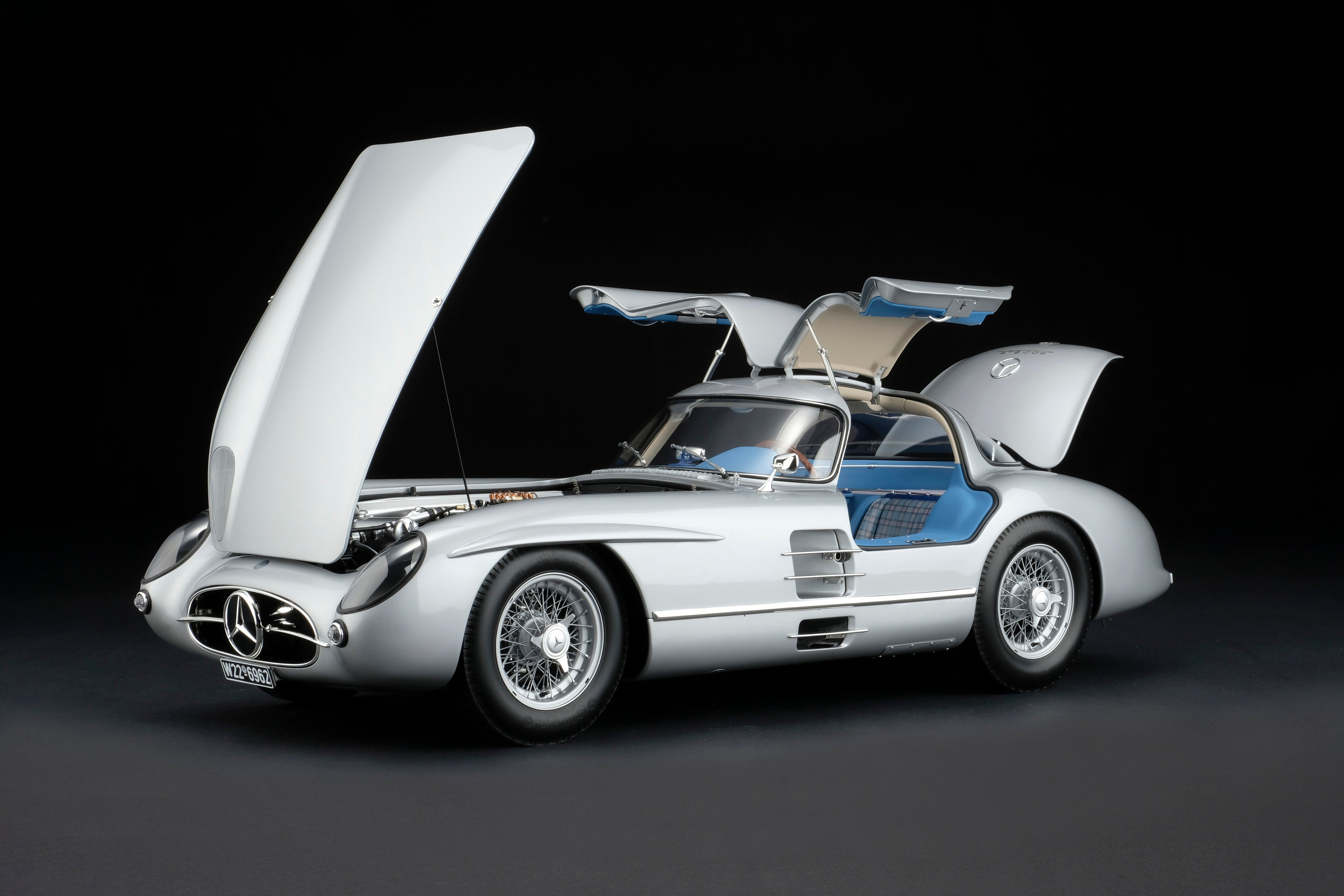 Amalgam 1:8 scale Mercedes 300SLR Uhlenhaut