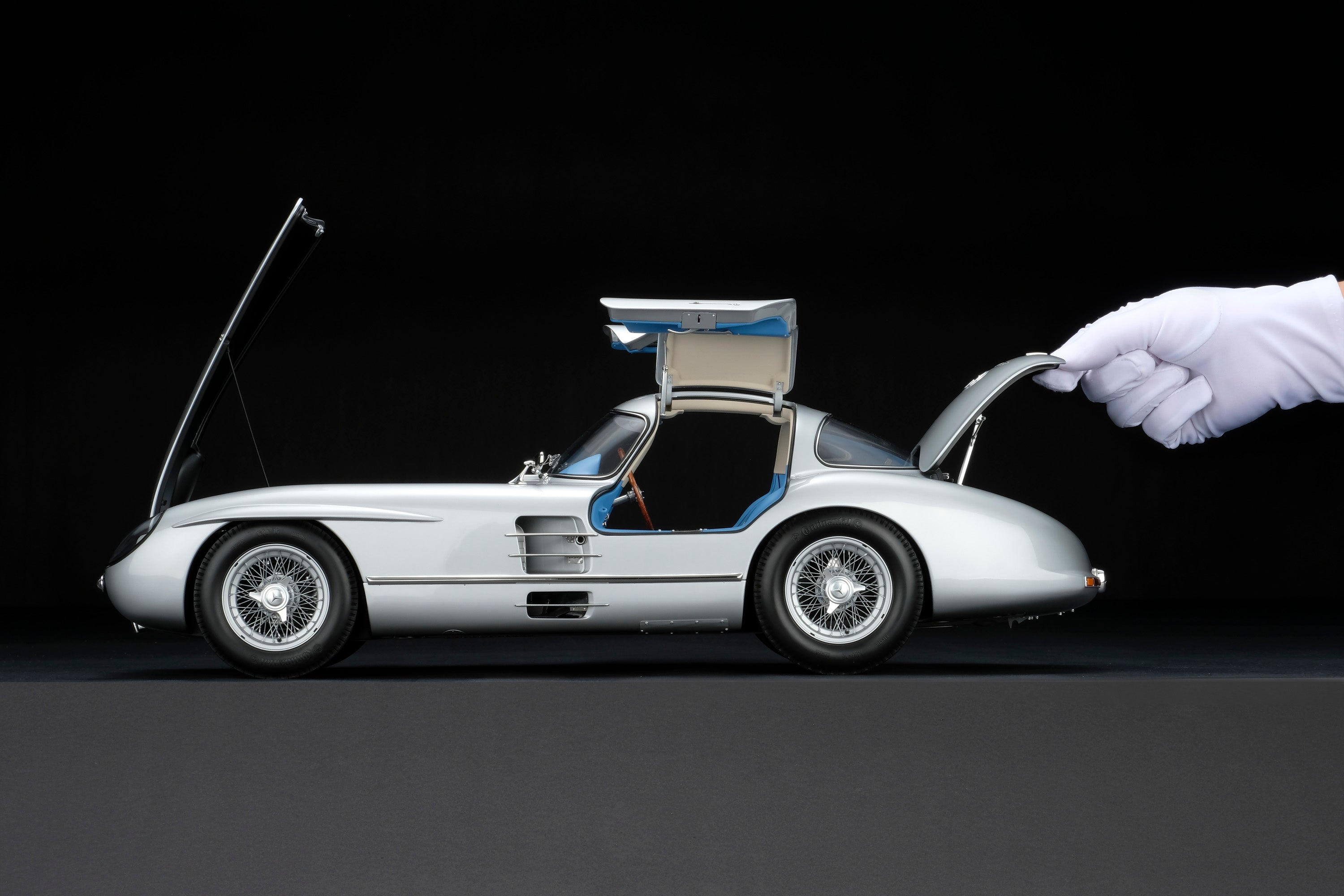 Amalgam 1:8 scale Mercedes 300SLR Uhlenhaut