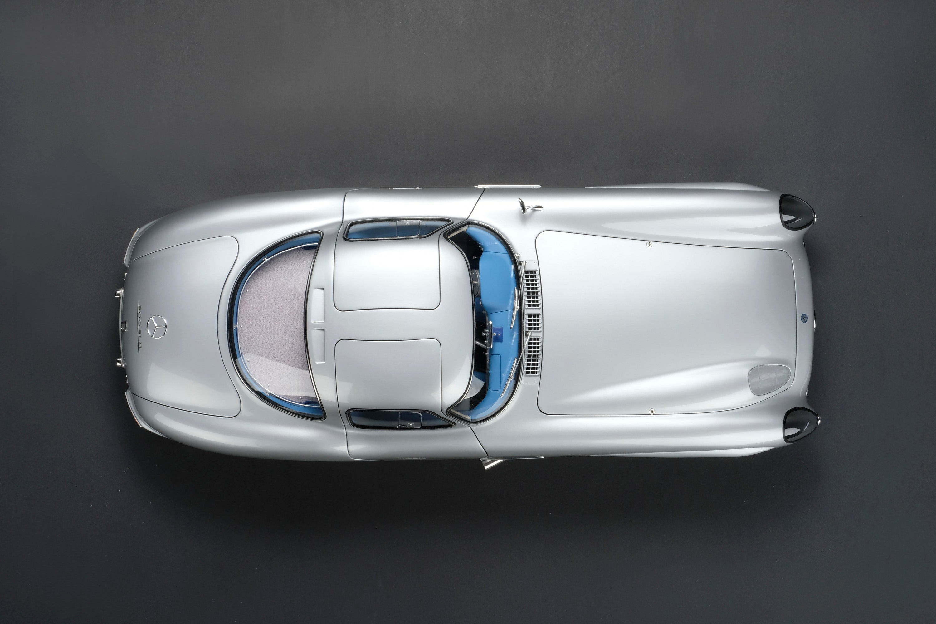 Amalgam 1:8 scale Mercedes 300SLR Uhlenhaut