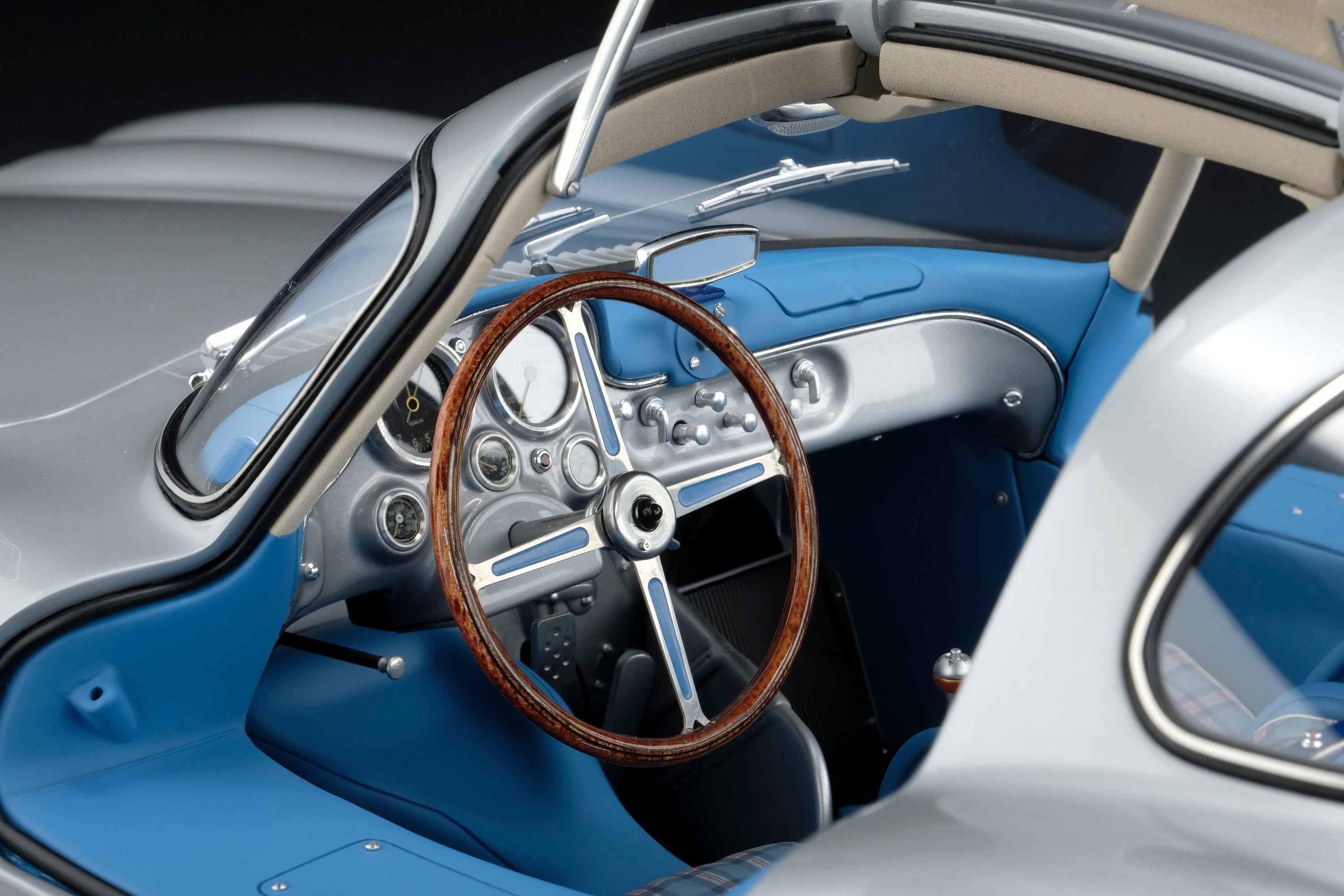 Amalgam 1:8 scale Mercedes 300SLR Uhlenhaut