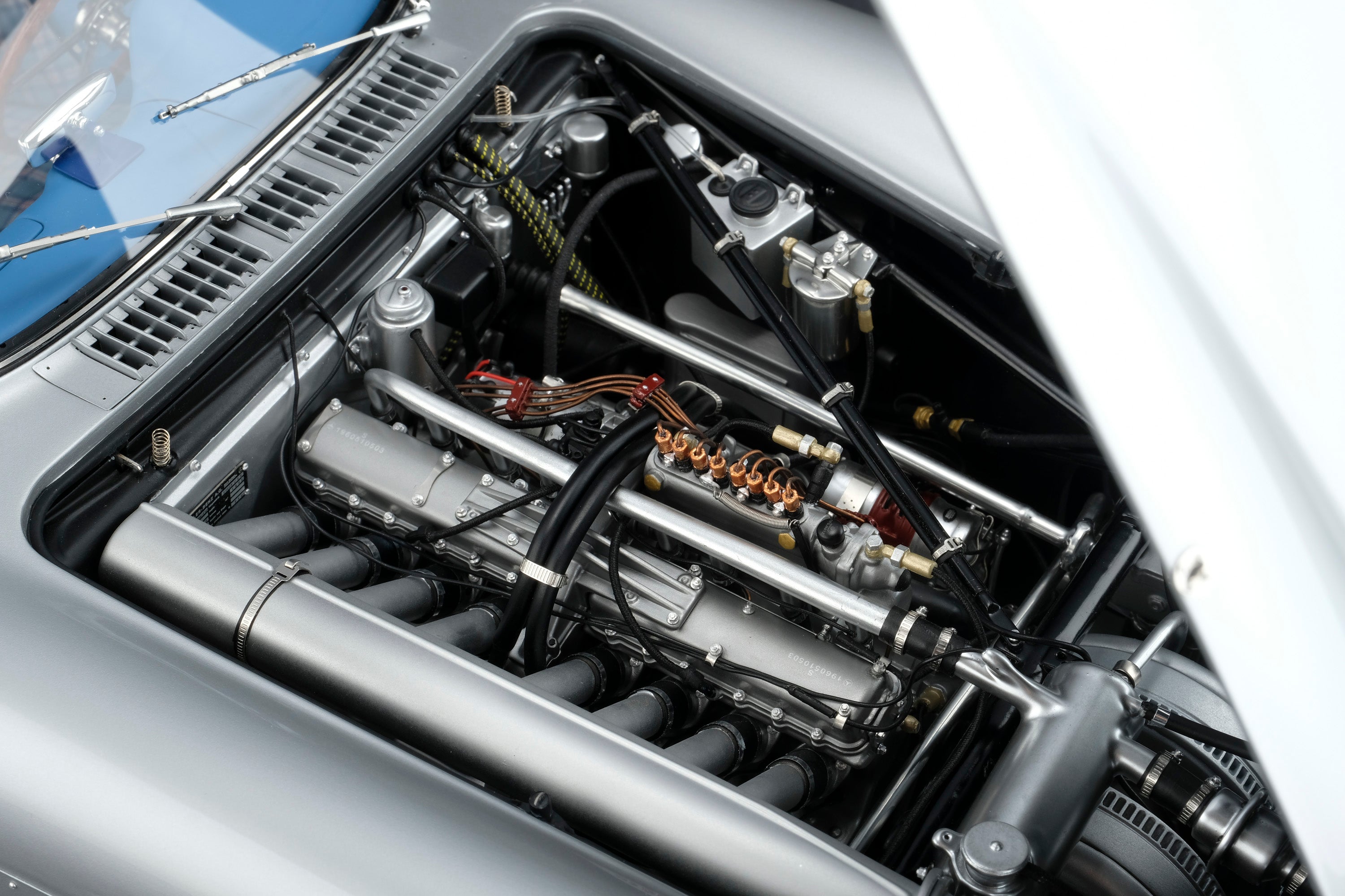 Amalgam 1:8 scale Mercedes 300SLR Uhlenhaut