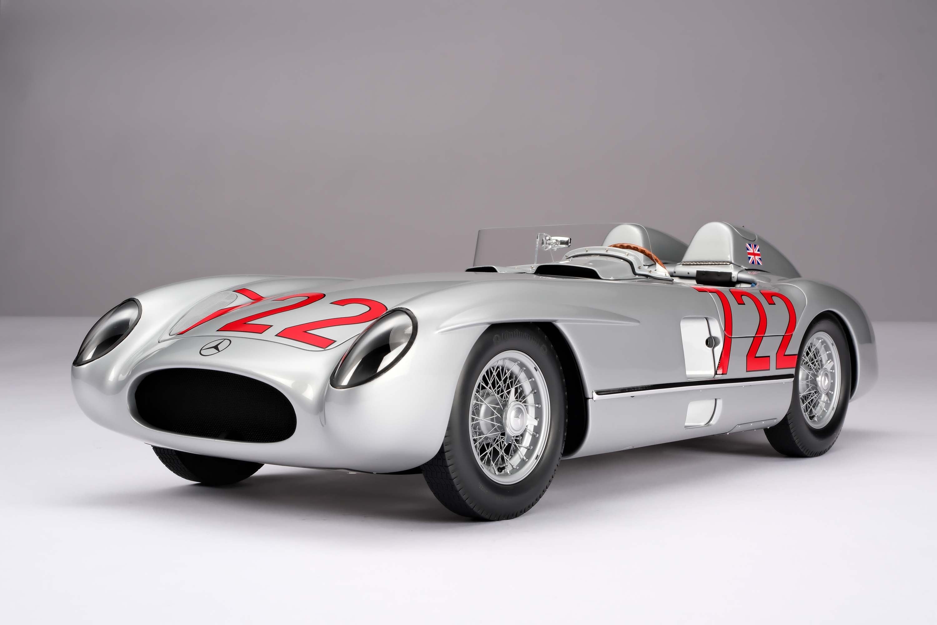Amalgam 1:8 scale Mercedes 300SLR #722 Moss Mille Miglia