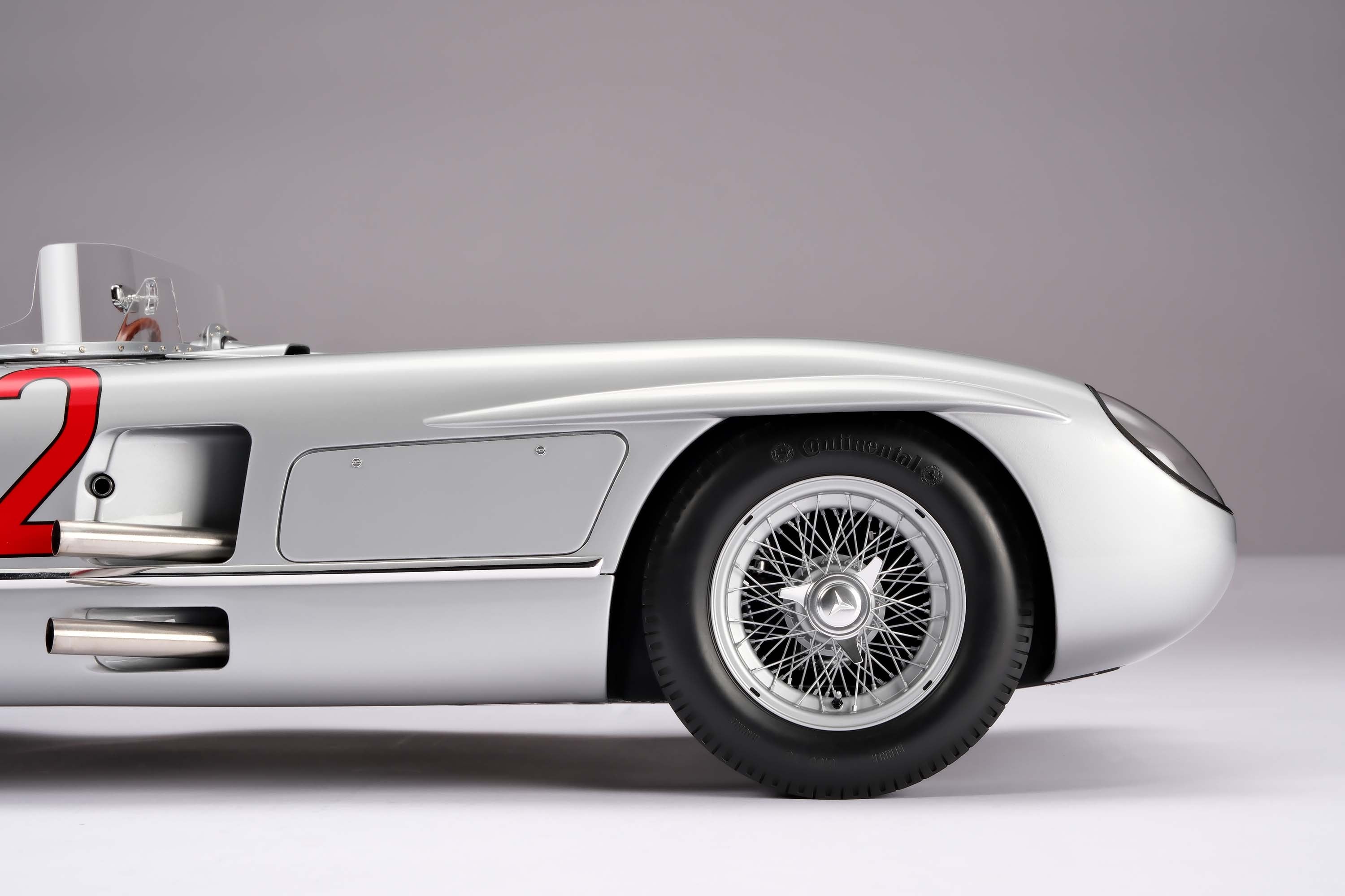 Amalgam 1:8 scale Mercedes 300SLR #722 Moss Mille Miglia