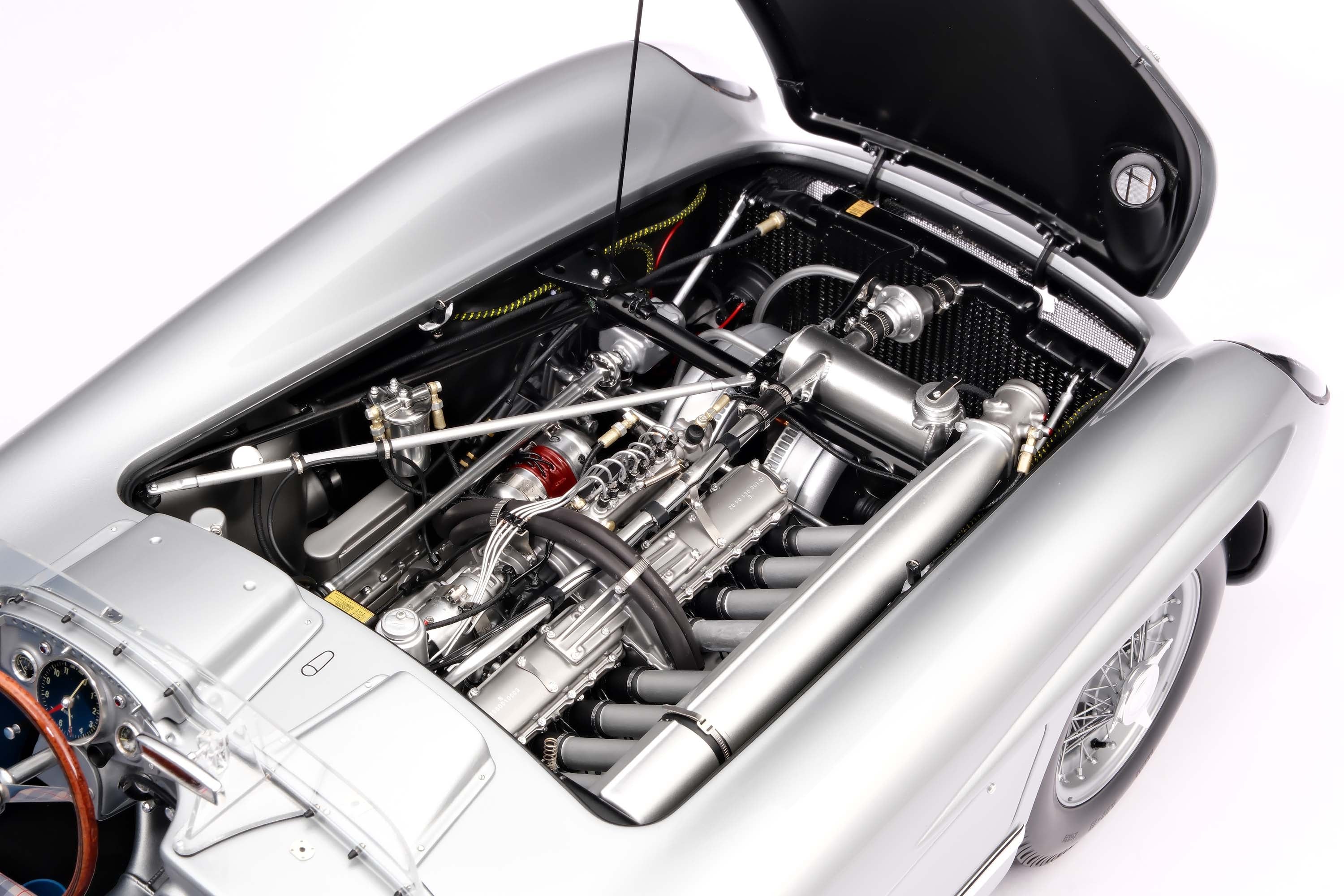 Amalgam 1:8 scale Mercedes 300SLR #722 Moss Mille Miglia