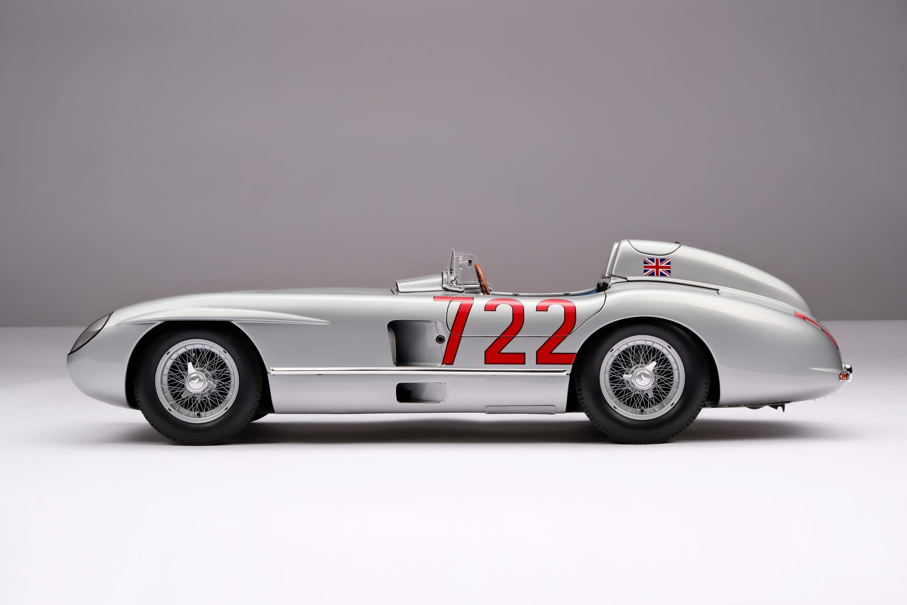 Amalgam 1:8 scale Mercedes 300SLR #722 Moss Mille Miglia