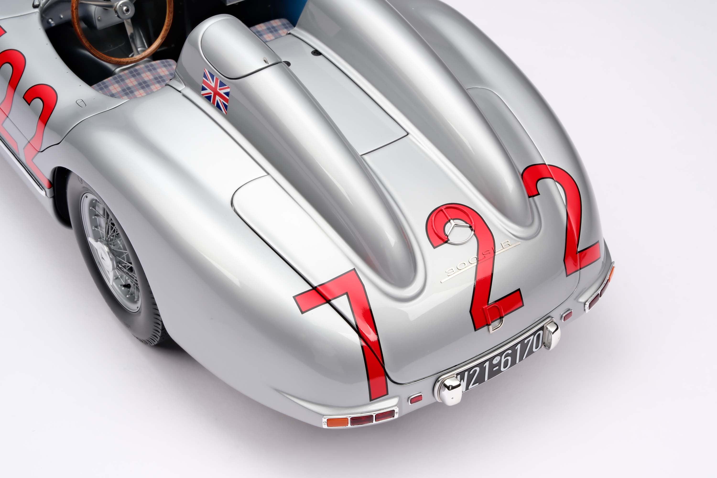 Amalgam 1:8 scale Mercedes 300SLR #722 Moss Mille Miglia