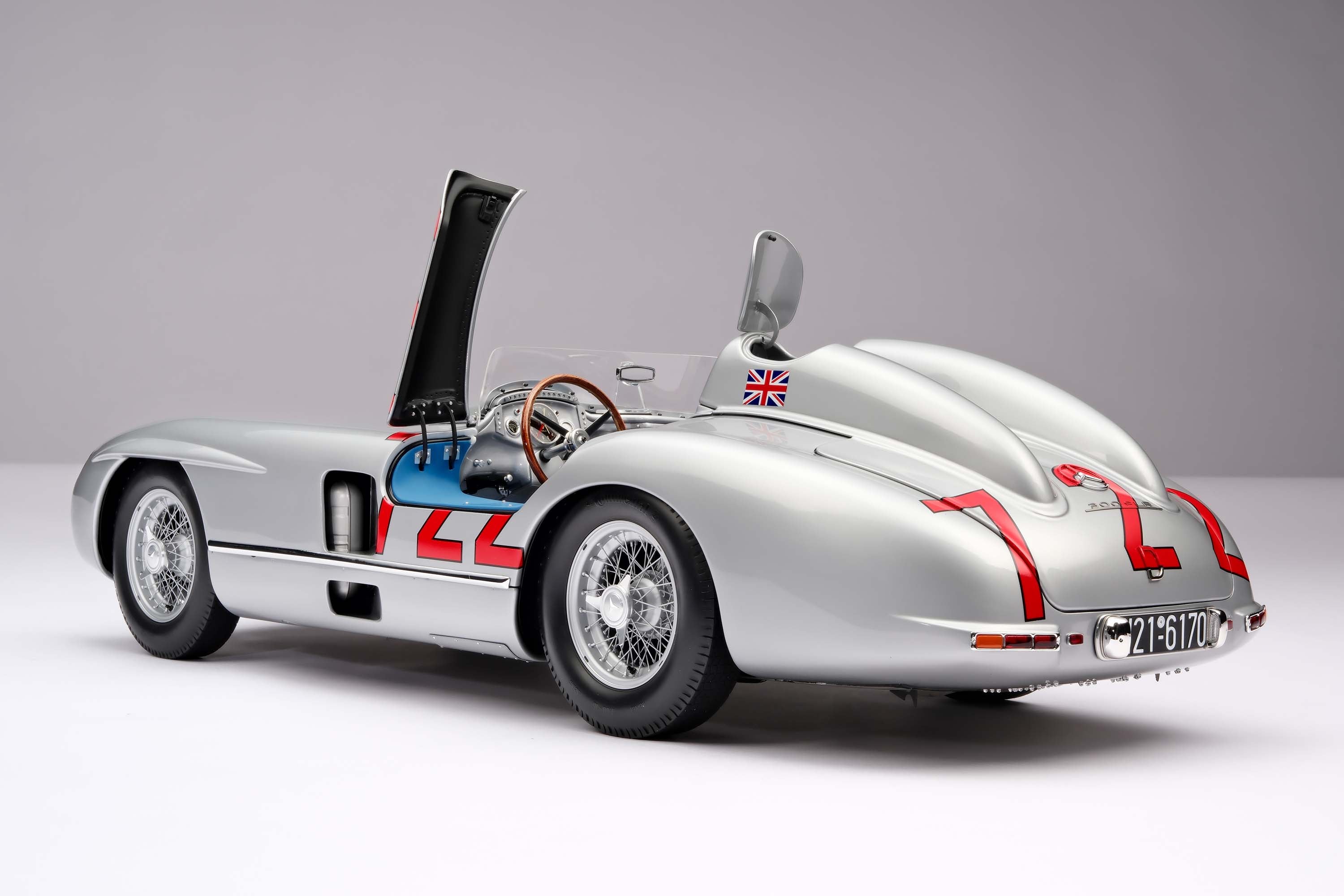 Amalgam 1:8 scale Mercedes 300SLR #722 Moss Mille Miglia