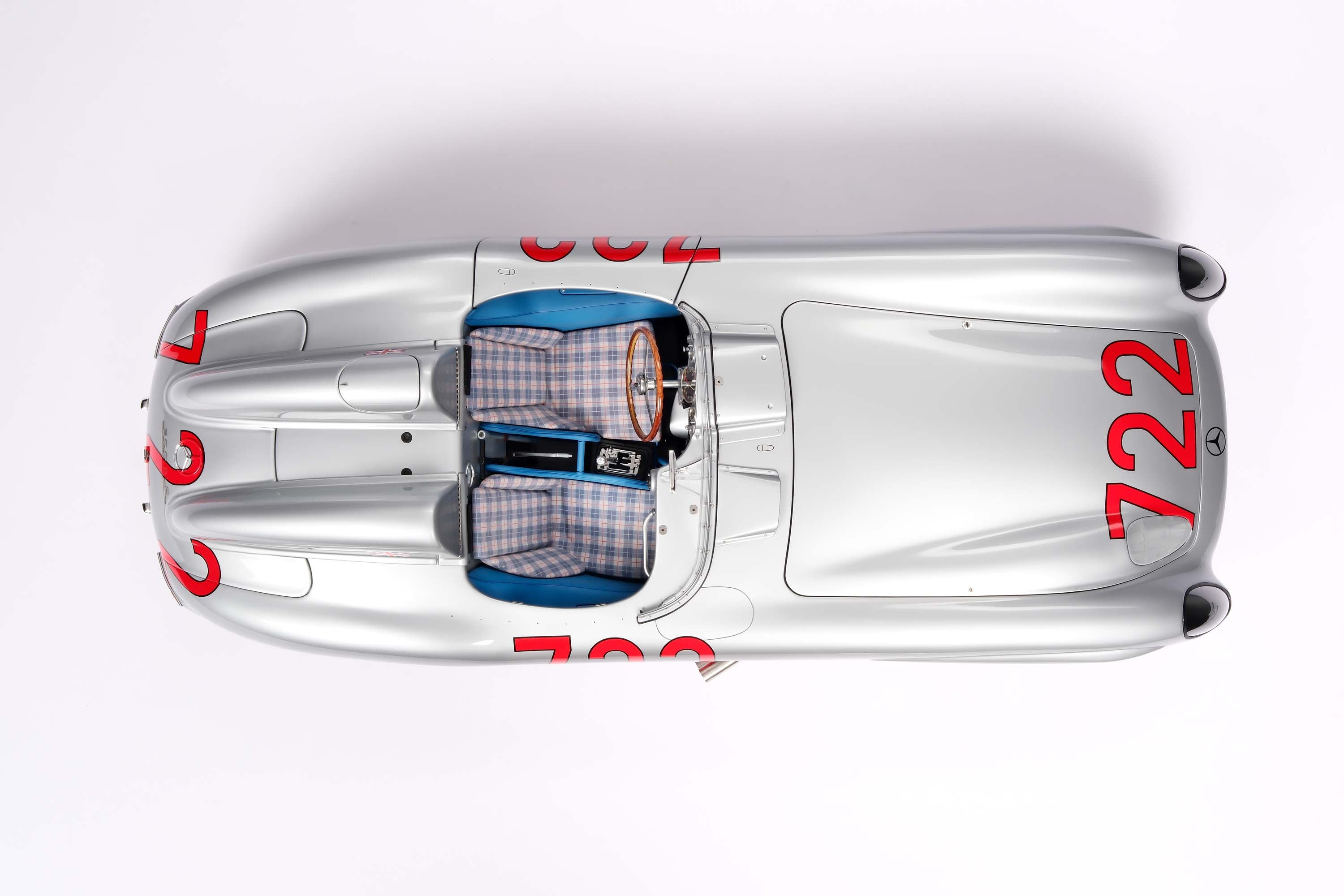 Amalgam 1:8 scale Mercedes 300SLR #722 Moss Mille Miglia