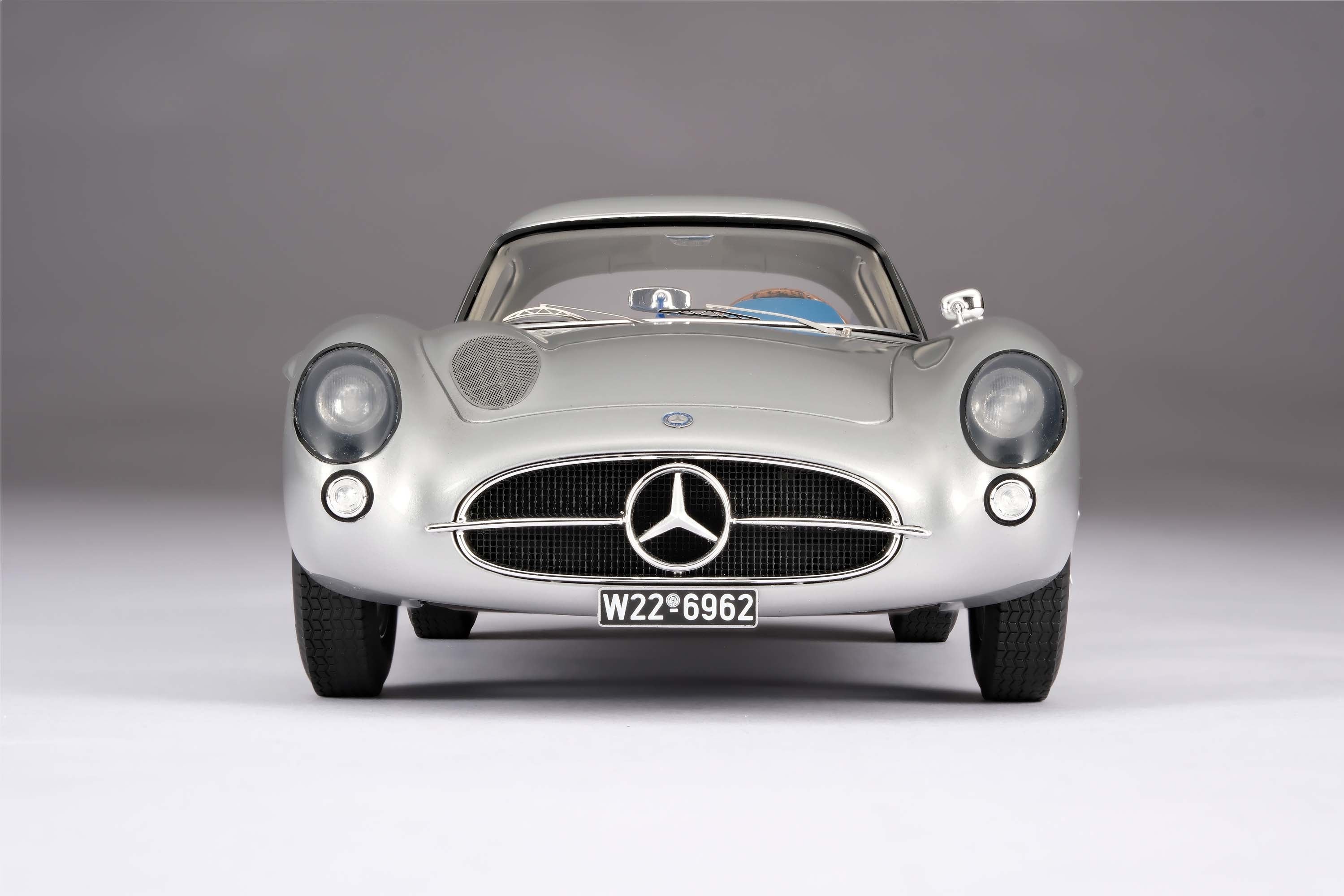 Amalgam 1:18 Mercedes 300 SLR Uhlenhaut coupe