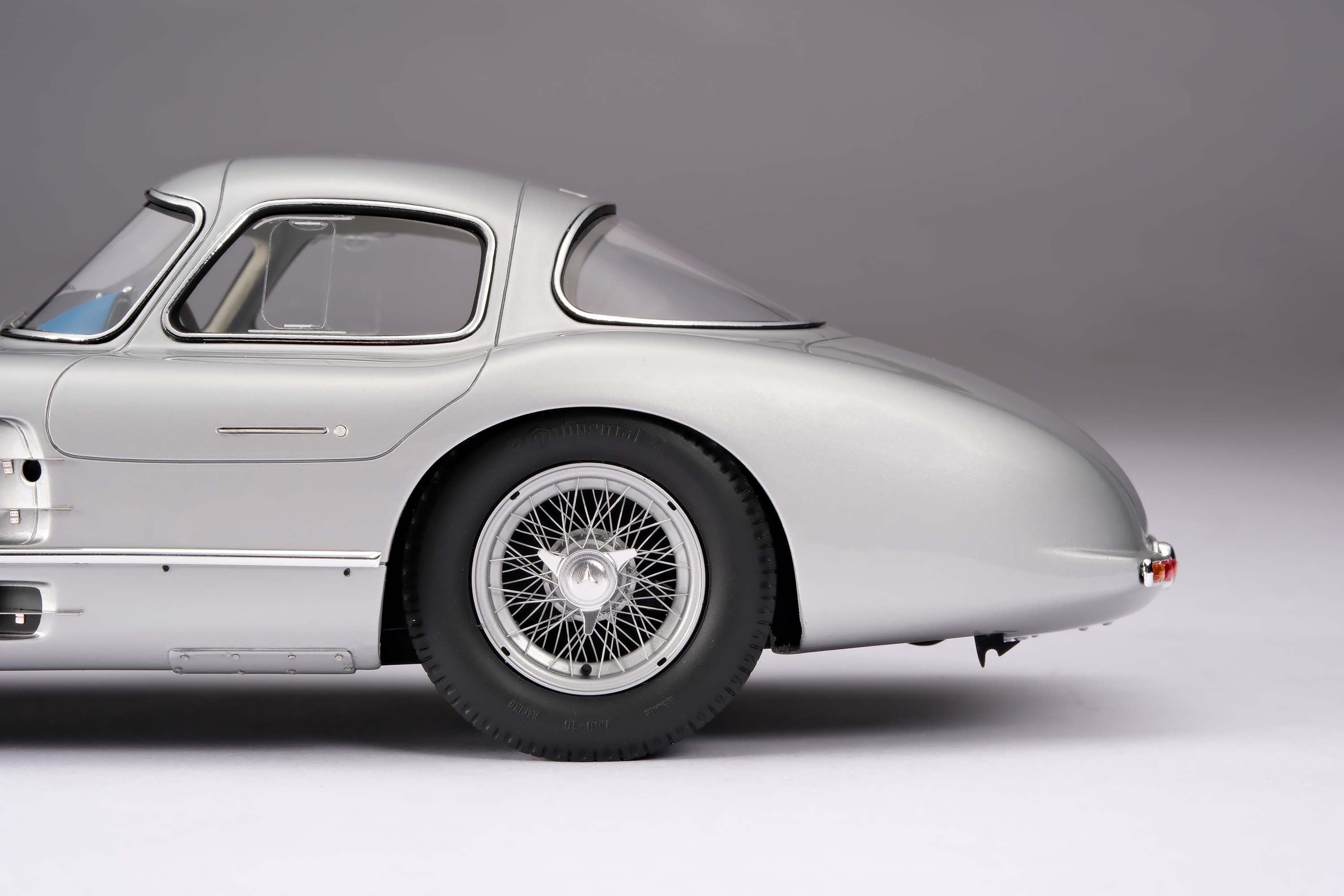 Amalgam 1:18 Mercedes 300 SLR Uhlenhaut coupe
