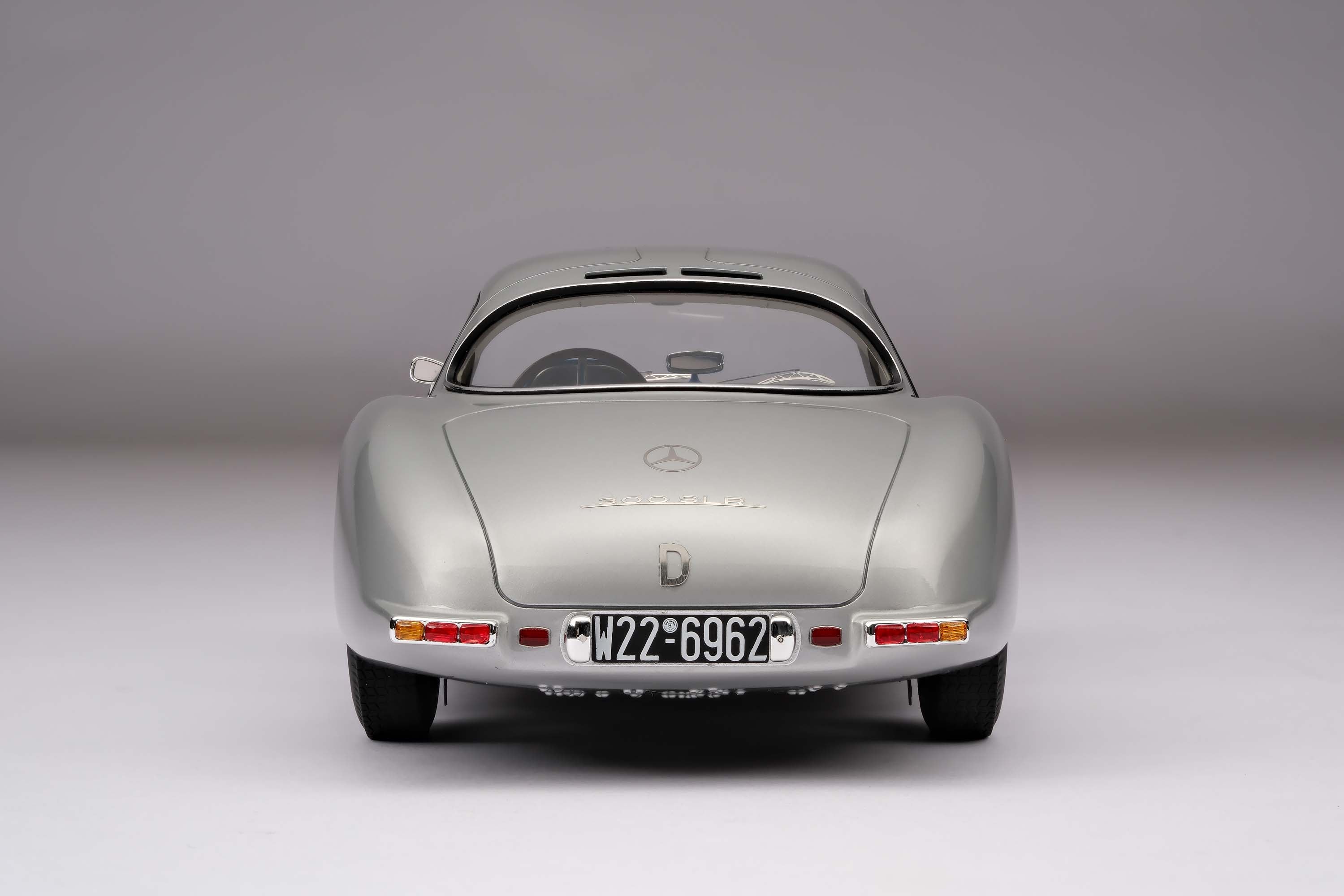 Amalgam 1:18 Mercedes 300 SLR Uhlenhaut coupe