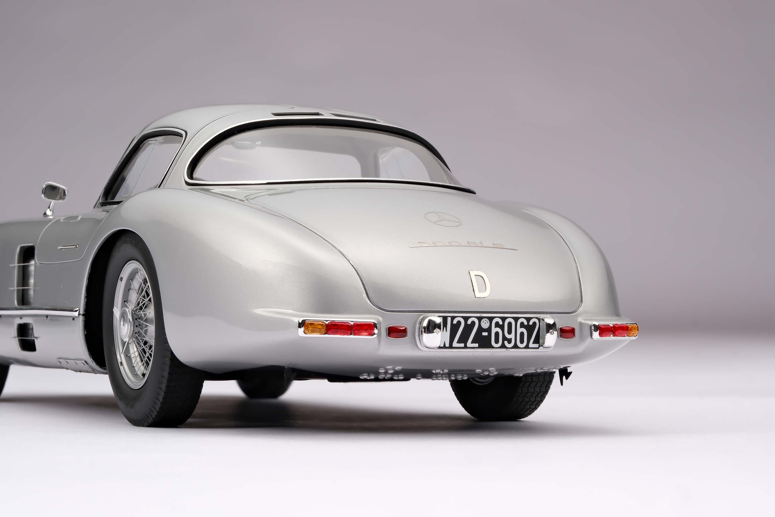 Amalgam 1:18 Mercedes 300 SLR Uhlenhaut coupe